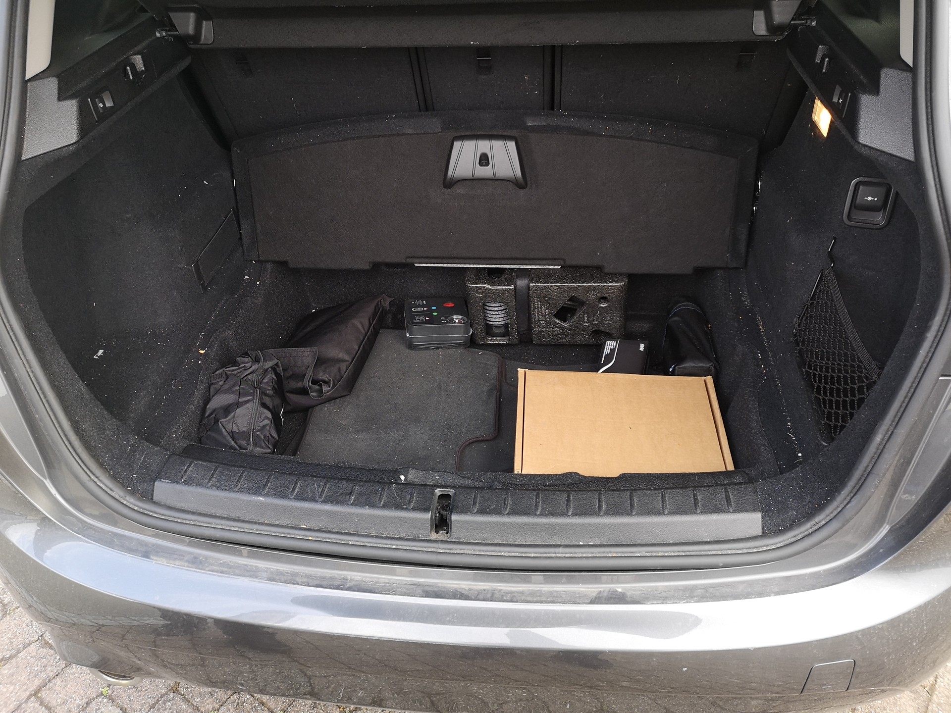 BMW 218i Active Tourer DKG Sport Line-image-14
