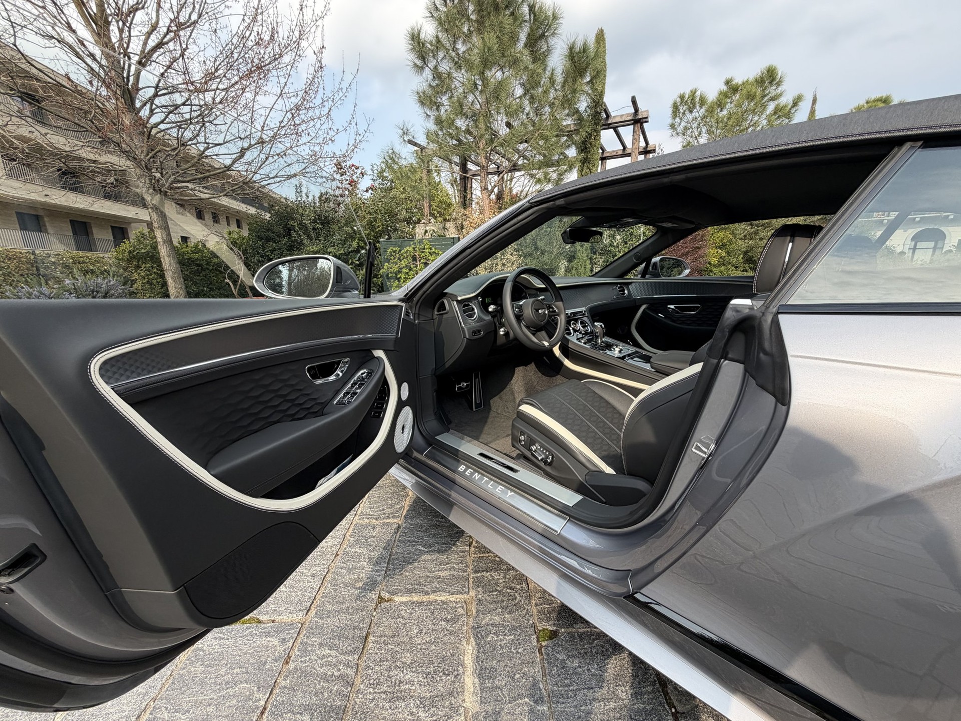 BENTLEY Continental GTC 4.0 V8 PHEV Speed-image-3