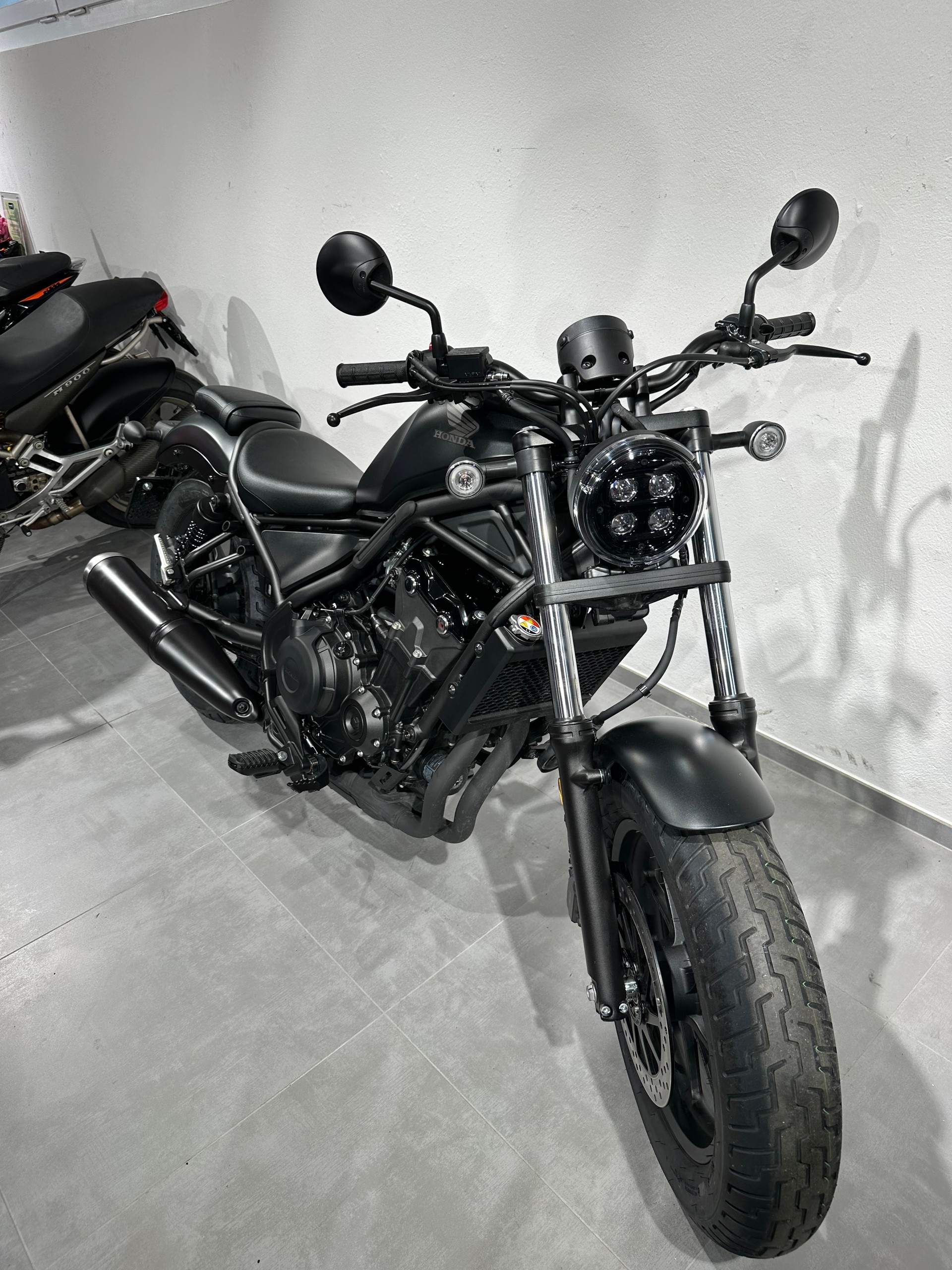 HONDA CMX500 Rebel-showroom-element-1