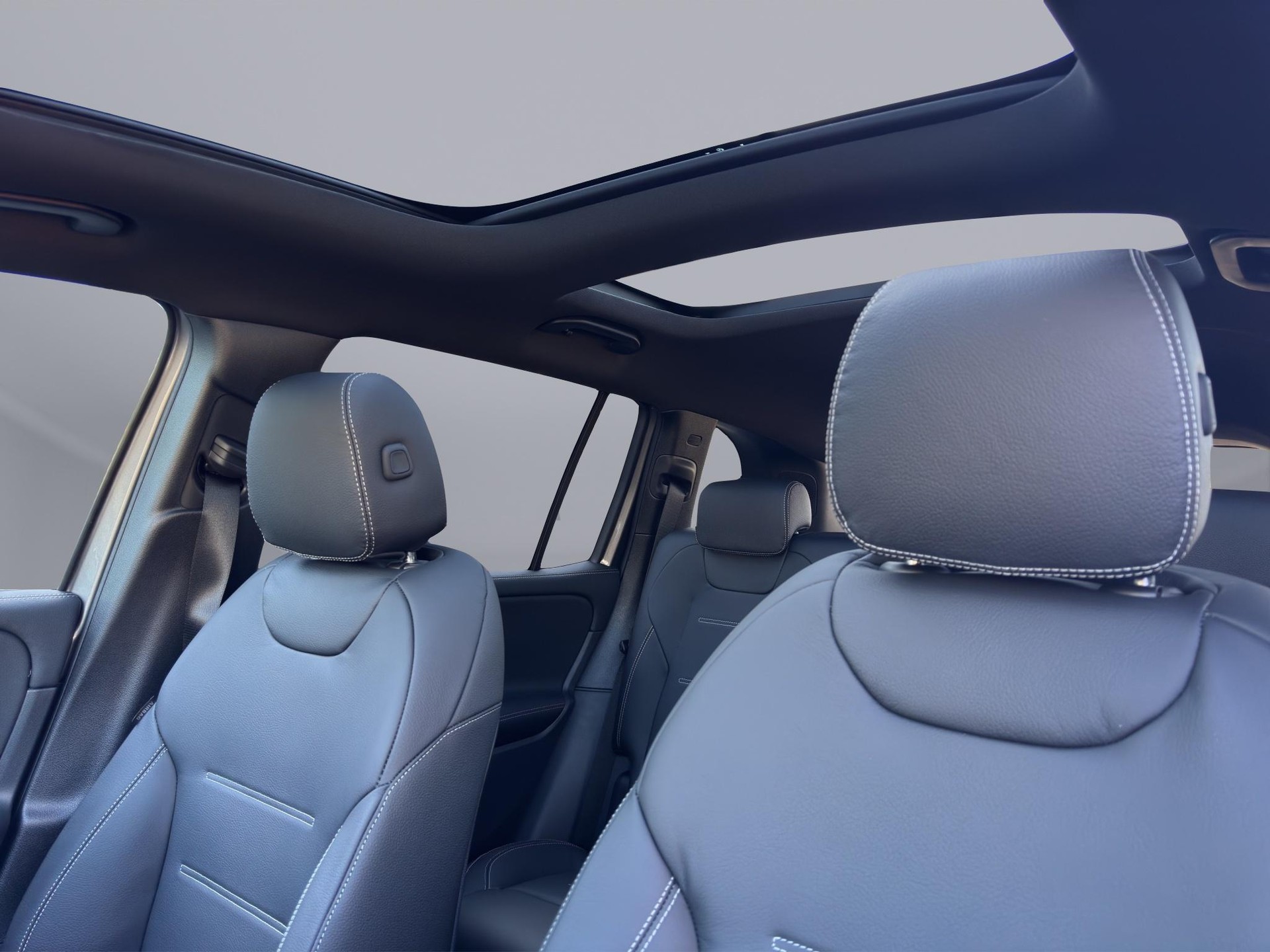 MERCEDES-BENZ GLB 35 AMG 4matic-image-17
