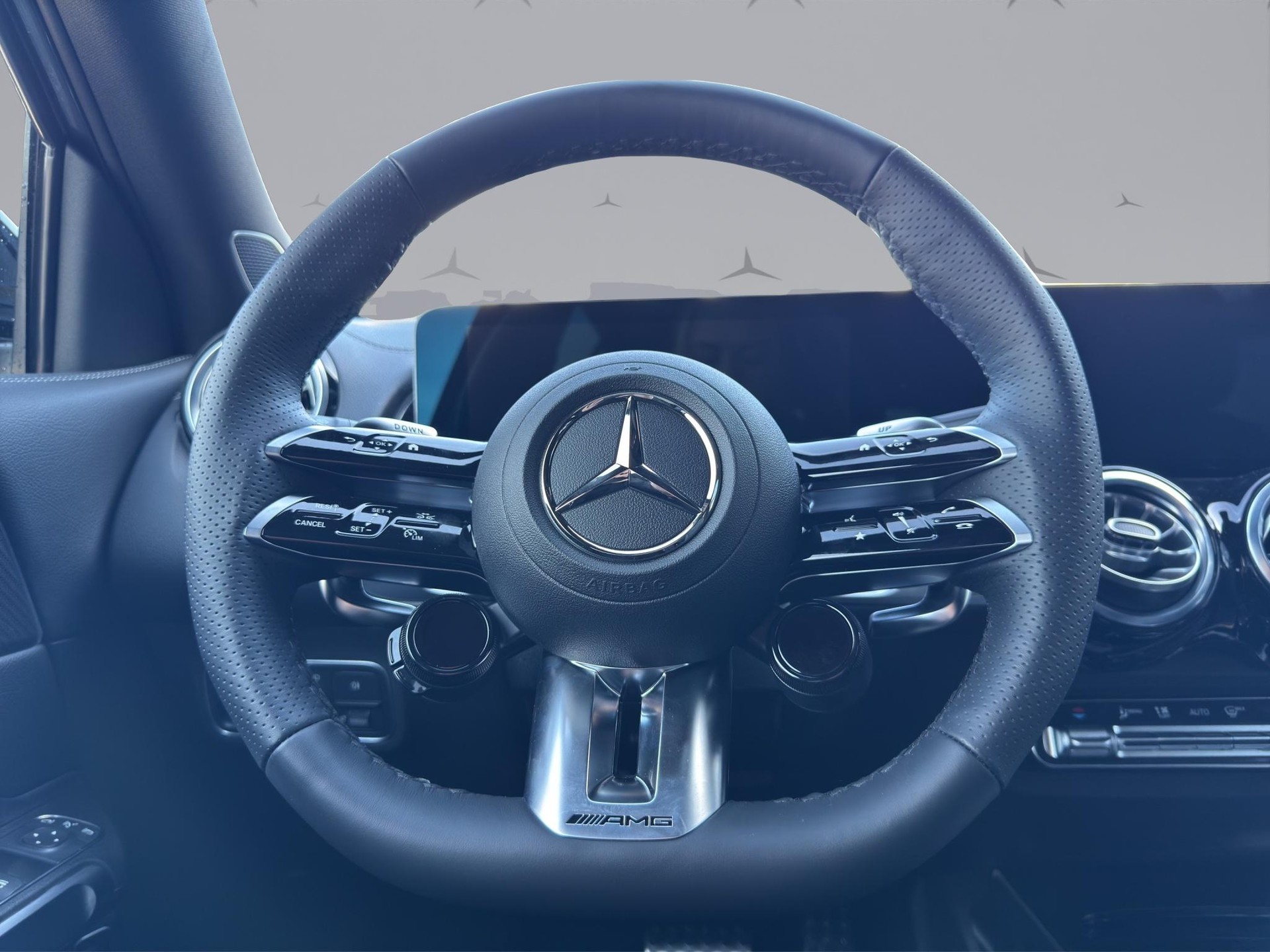 MERCEDES-BENZ GLB 35 AMG 4matic-image-10