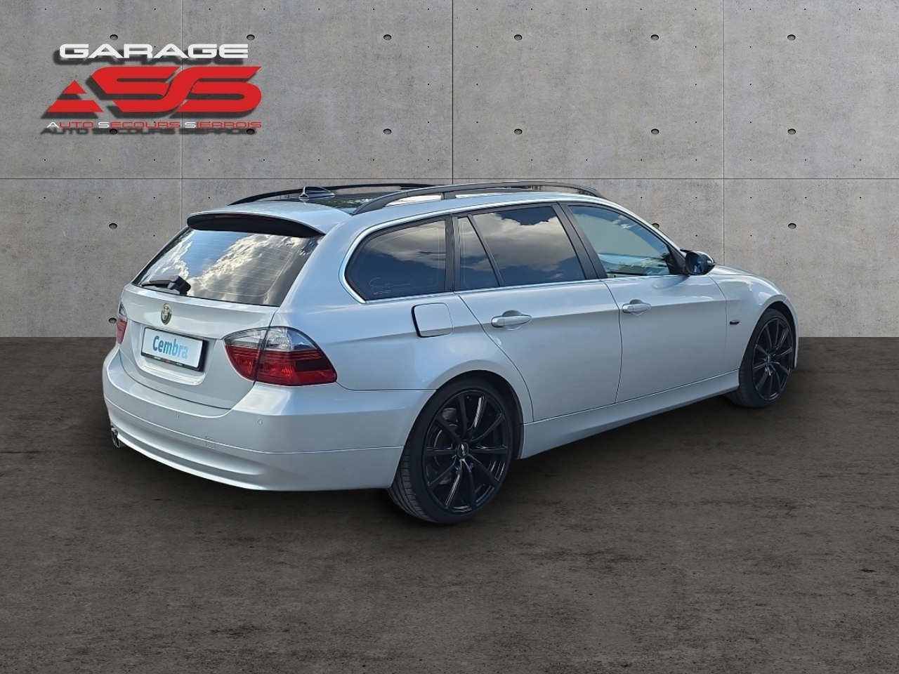 BMW 330xd Touring-image-1