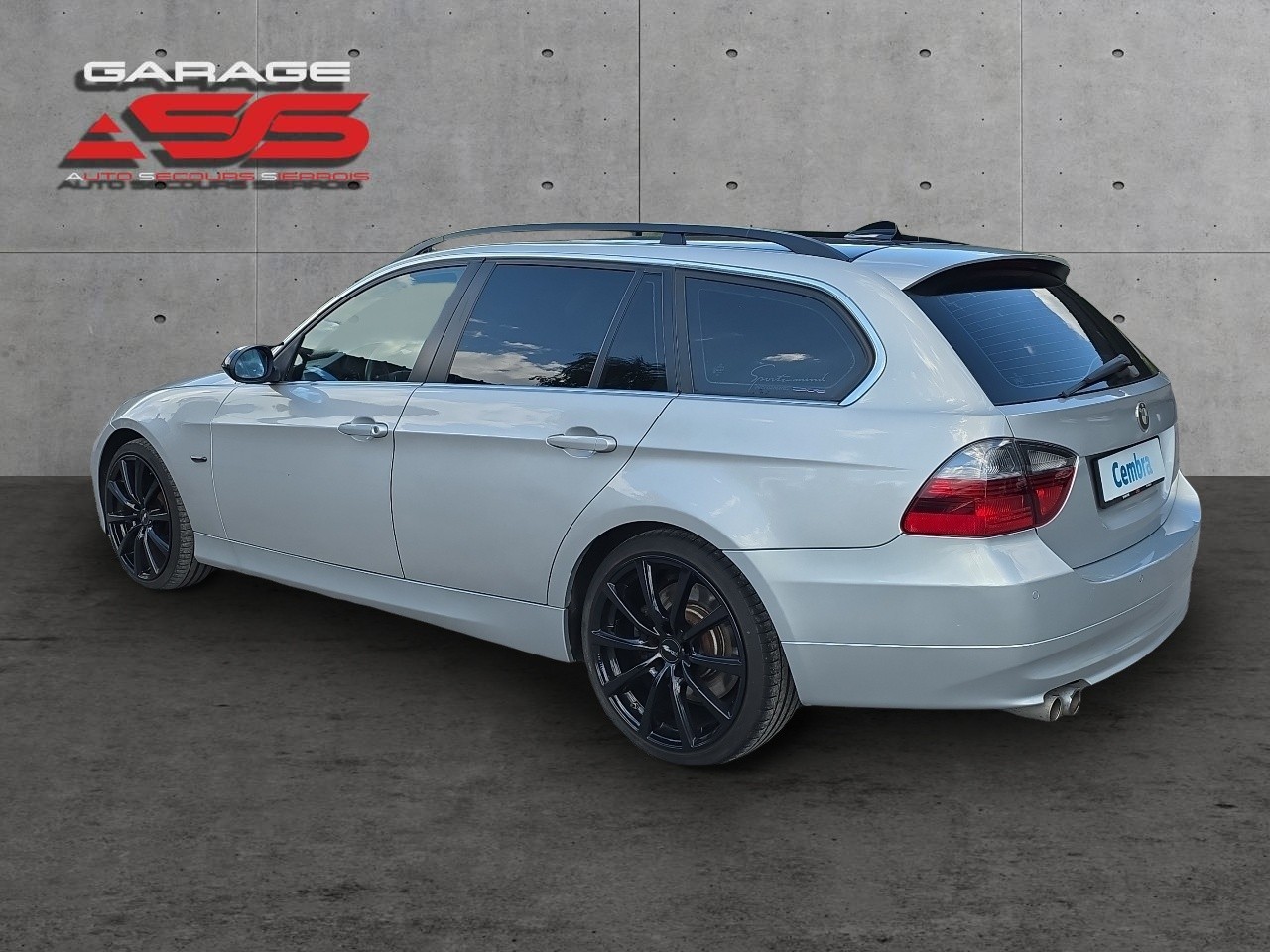 BMW 330xd Touring-image-10