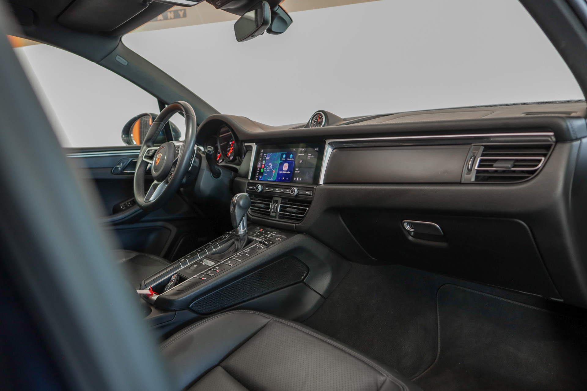 PORSCHE Macan PDK-image-16