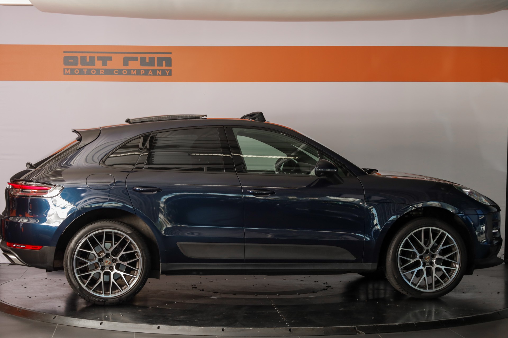 PORSCHE Macan PDK-image-4