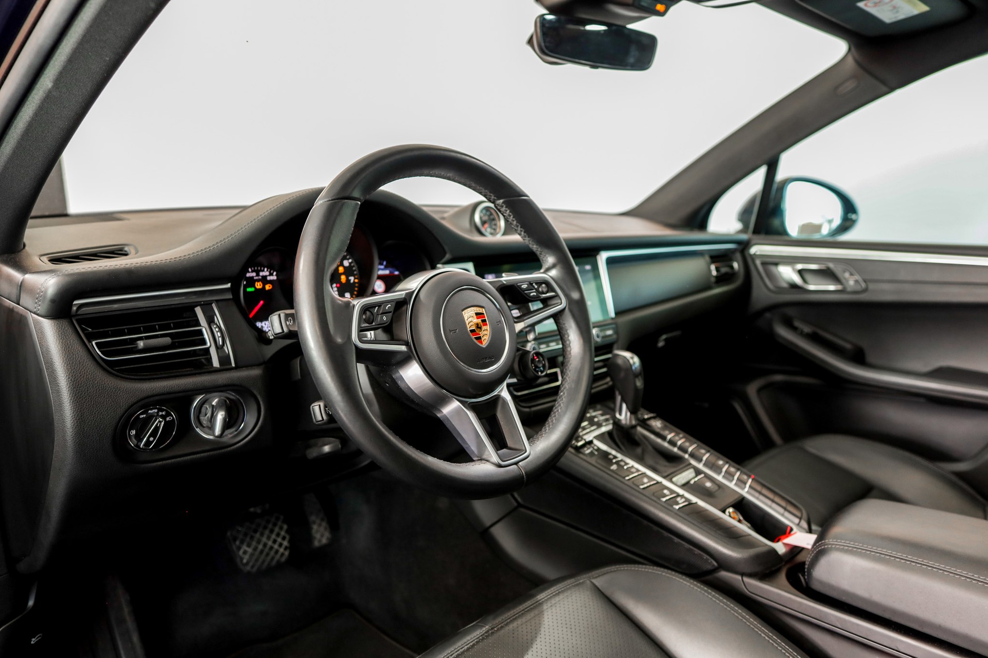 PORSCHE Macan PDK-image-2