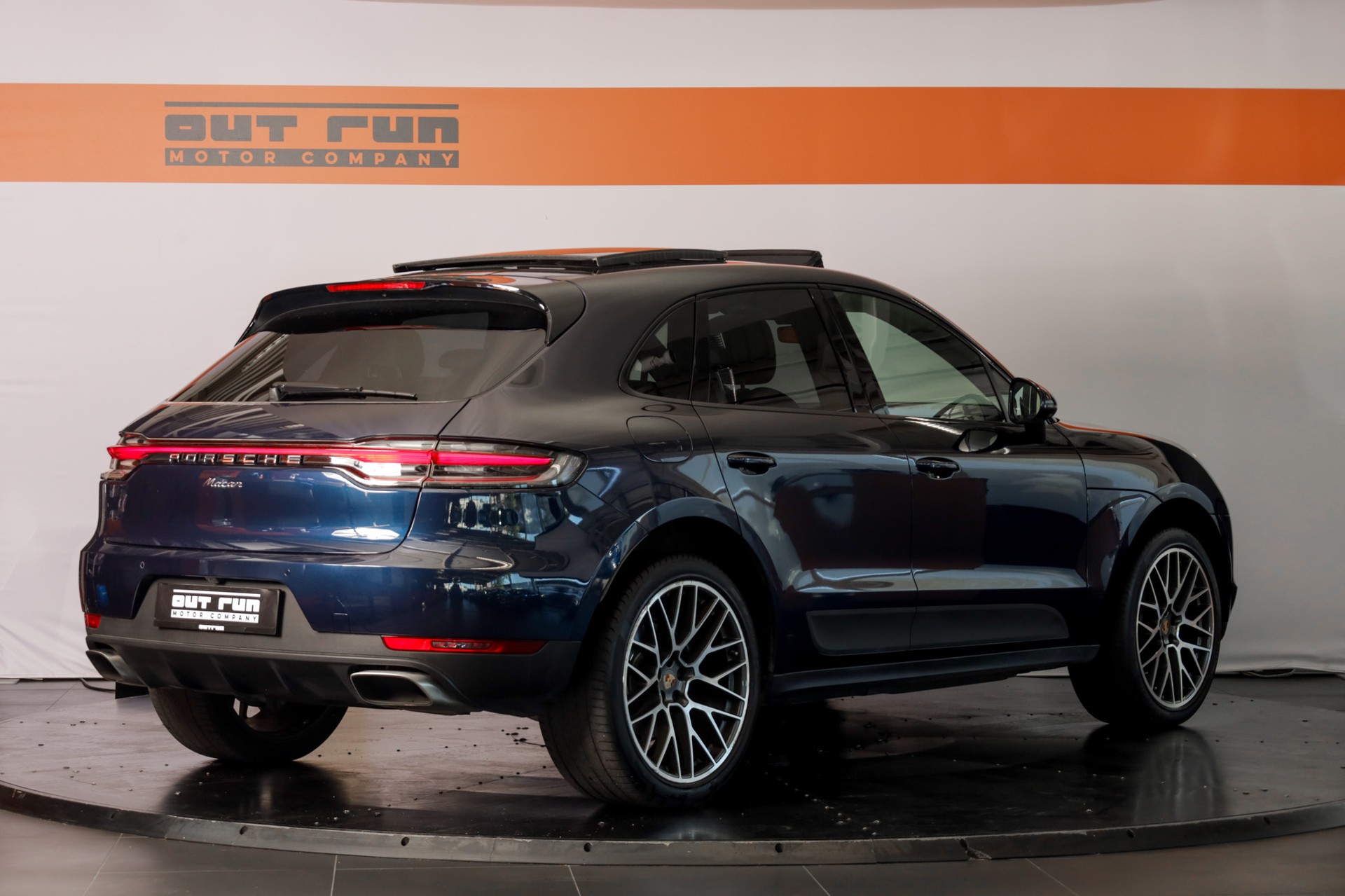 PORSCHE Macan PDK-image-6