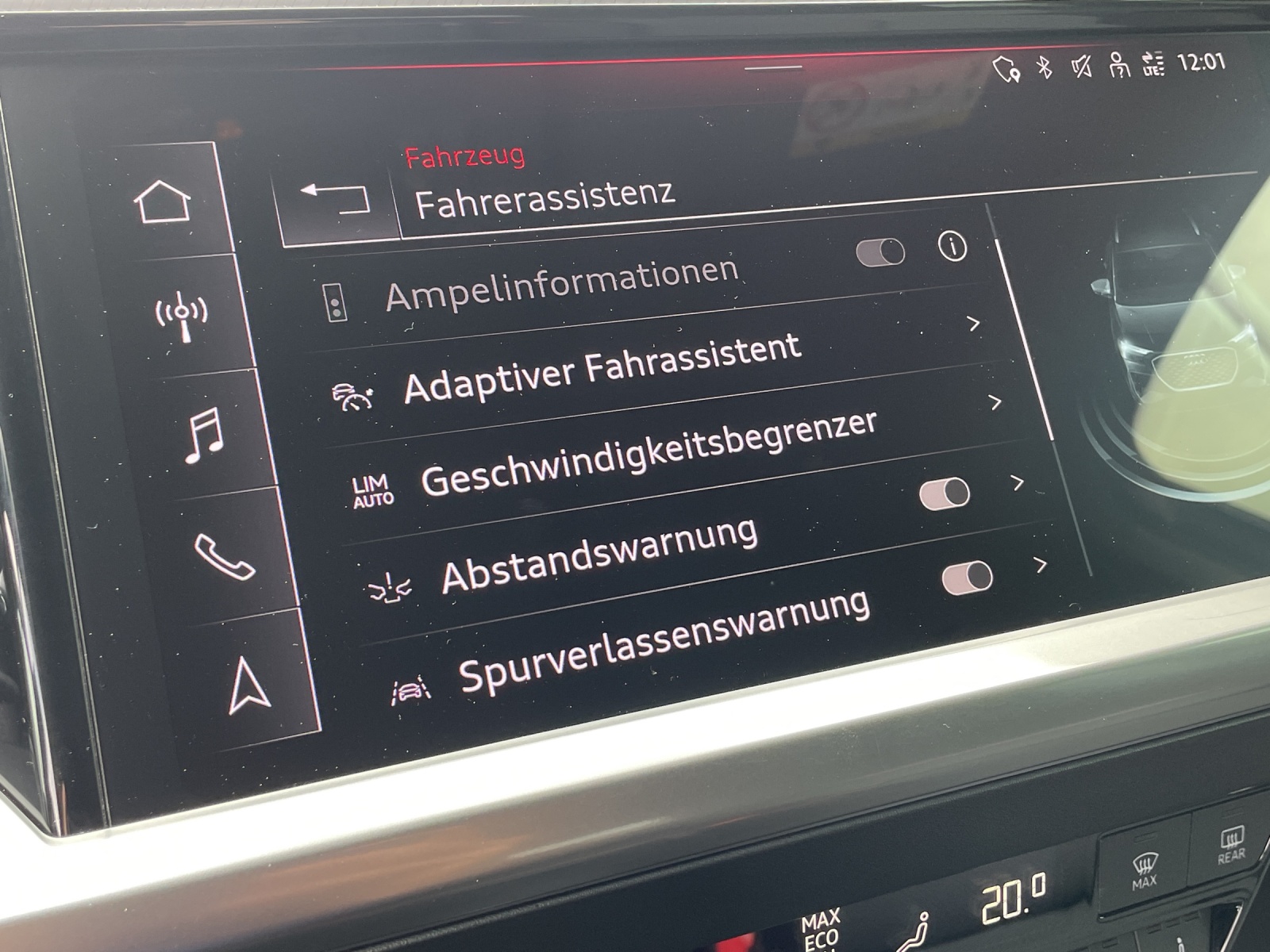 AUDI Q4 e-tron 45 quattro-image-16