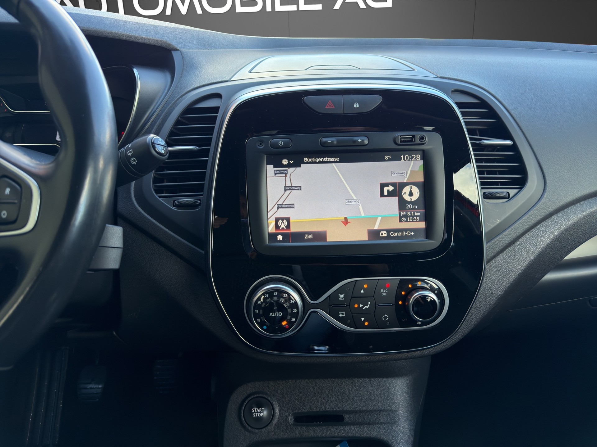 RENAULT Captur 1.2 T 16V Intens-image-11
