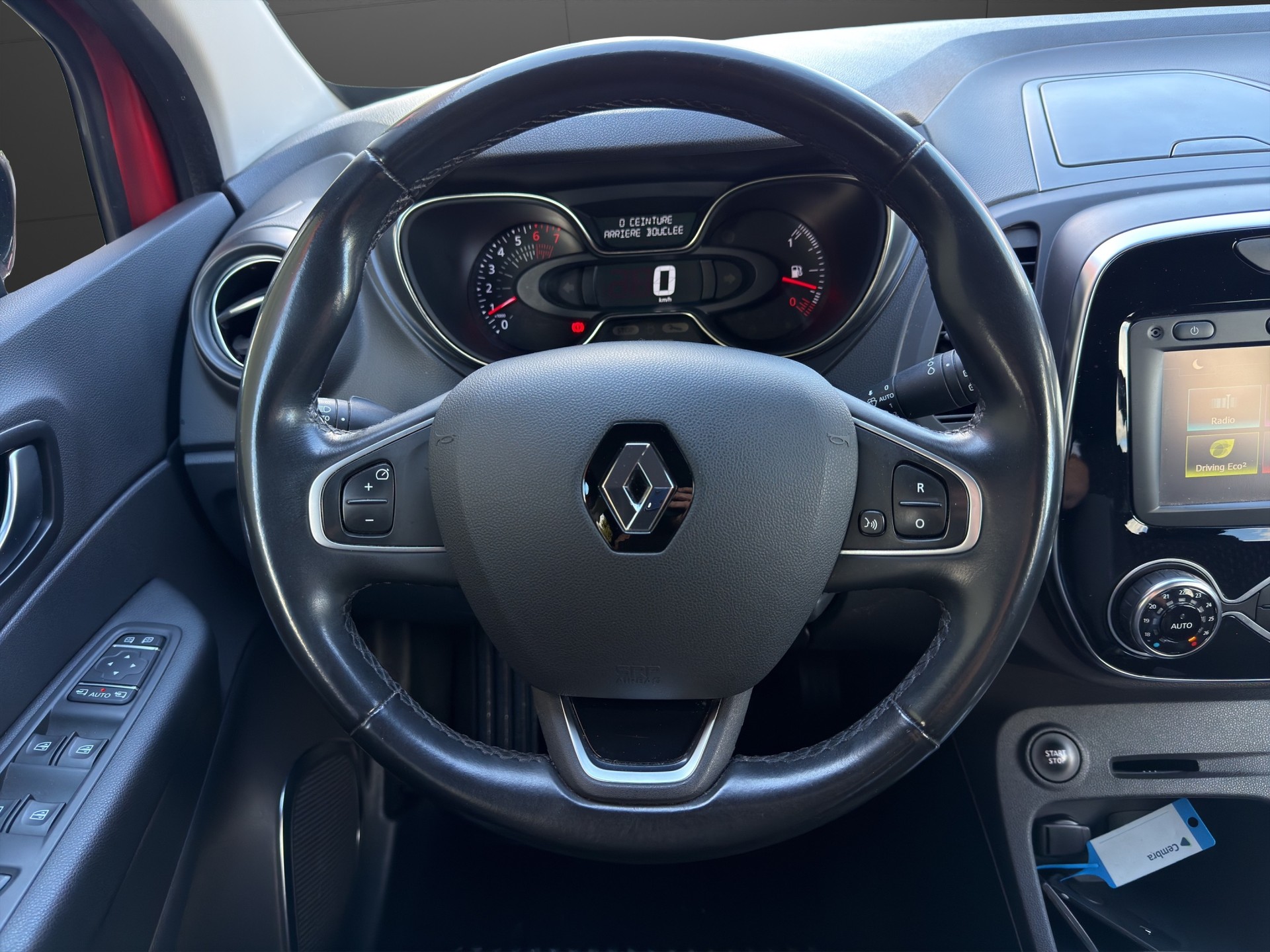 RENAULT Captur 1.2 T 16V Intens-image-13