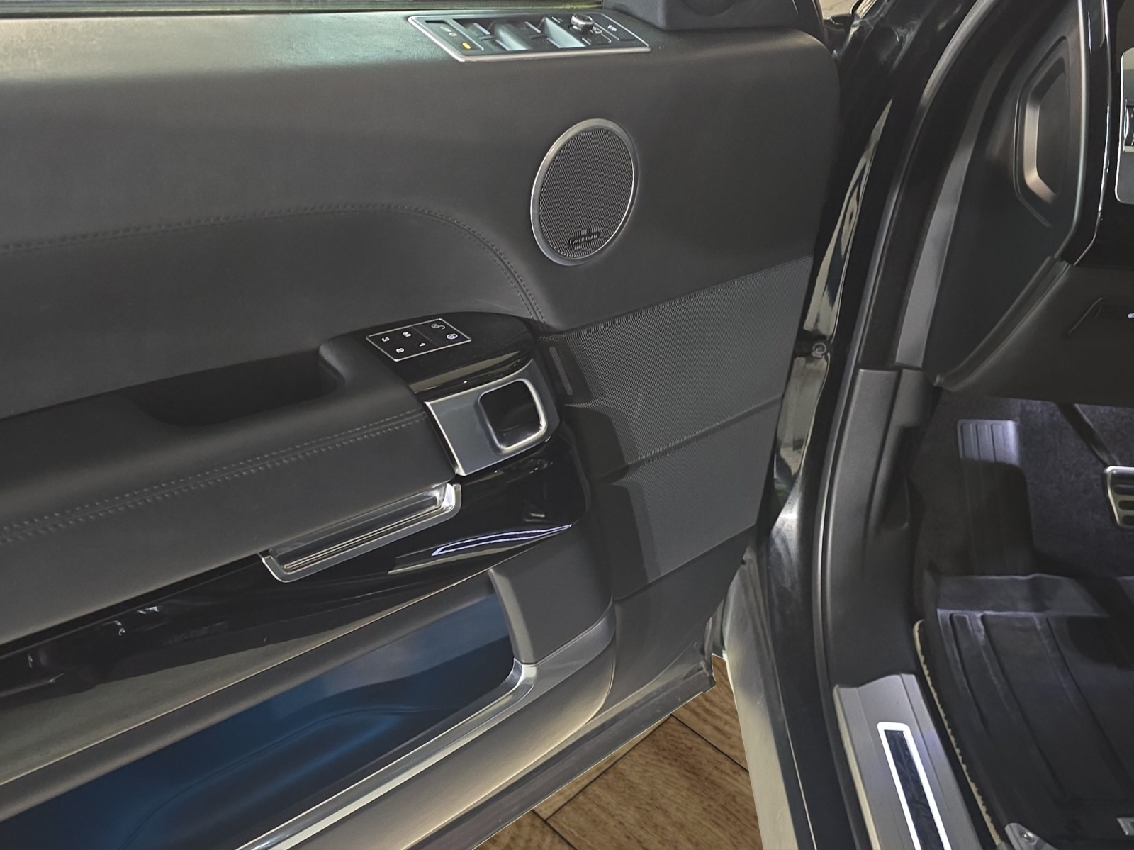LAND ROVER Range Rover 5.0 V8 SC Autobiography Automatic-image-19