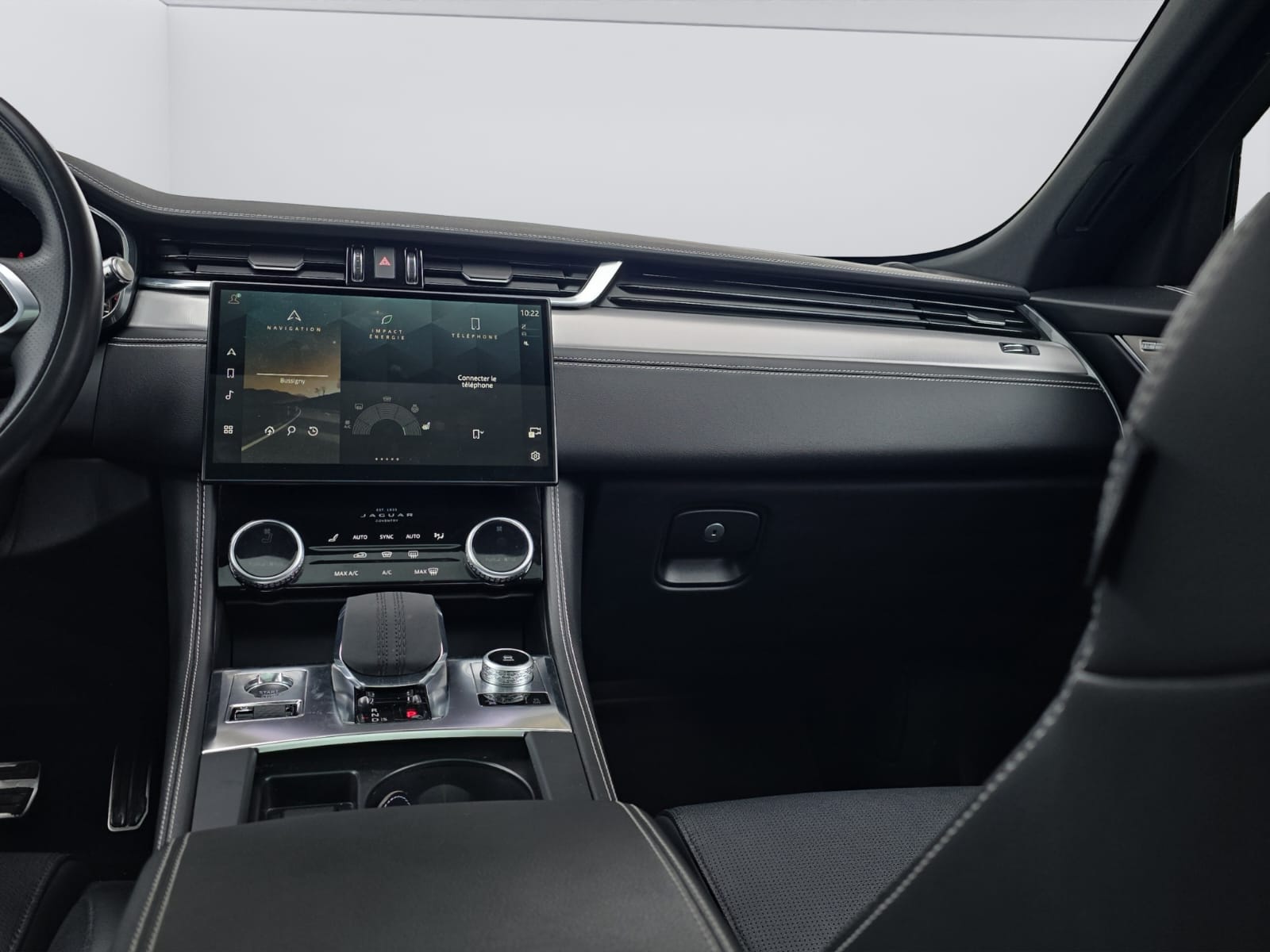 JAGUAR F-Pace 2.0 P250 R-Dynamic Black AWD-image-13