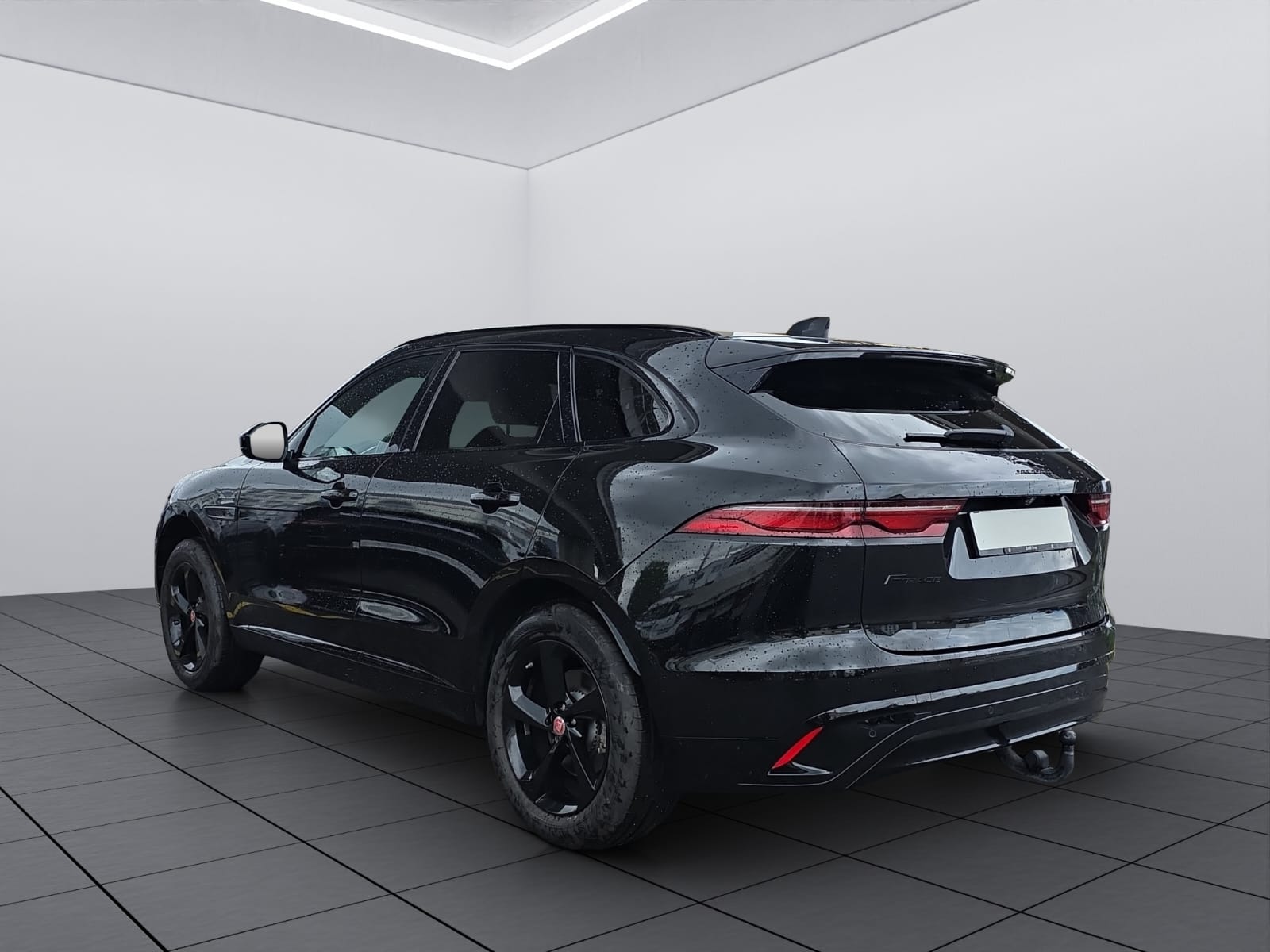 JAGUAR F-Pace 2.0 P250 R-Dynamic Black AWD-image-5
