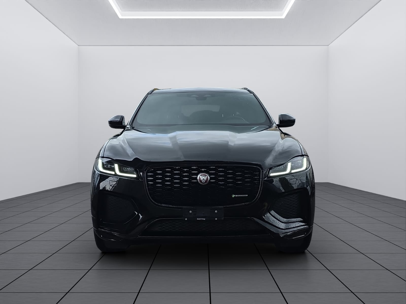 JAGUAR F-Pace 2.0 P250 R-Dynamic Black AWD-image-1
