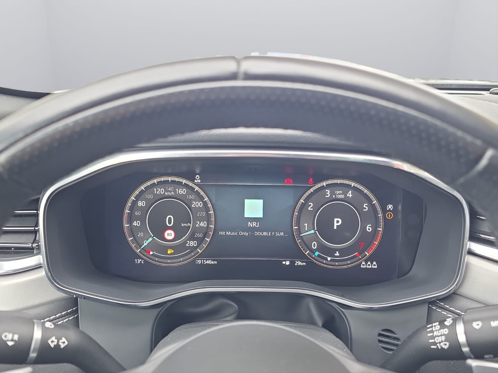 JAGUAR F-Pace 2.0 P250 R-Dynamic Black AWD-image-21