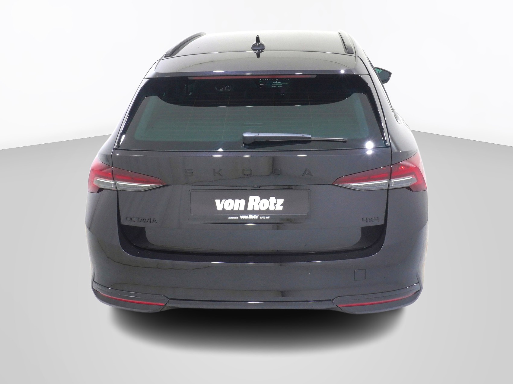SKODA Octavia 2.0 TSI SportLine 4x4 DSG-image-2