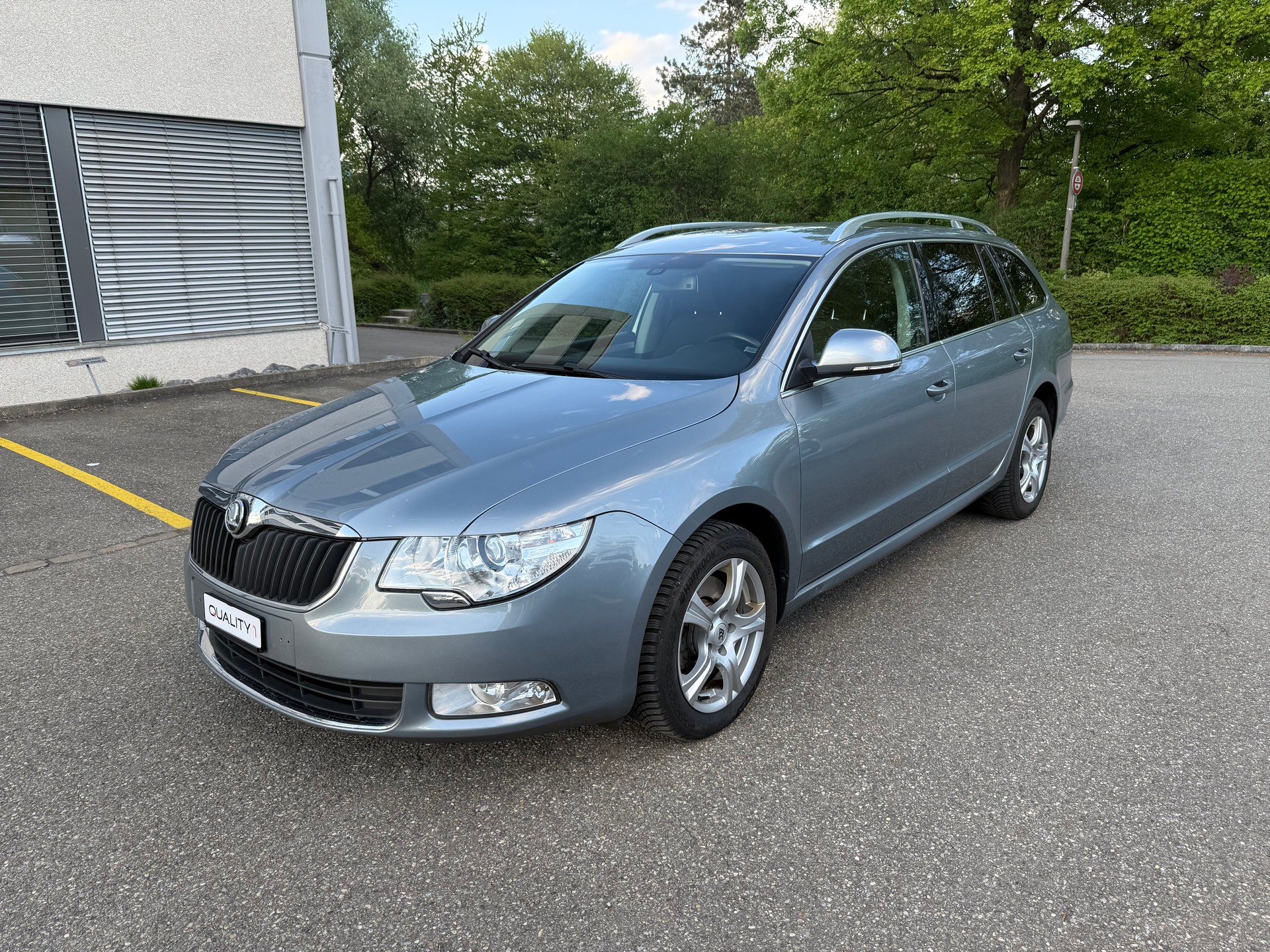 SKODA Superb Combi 2.0 TDi Comfort-image-0