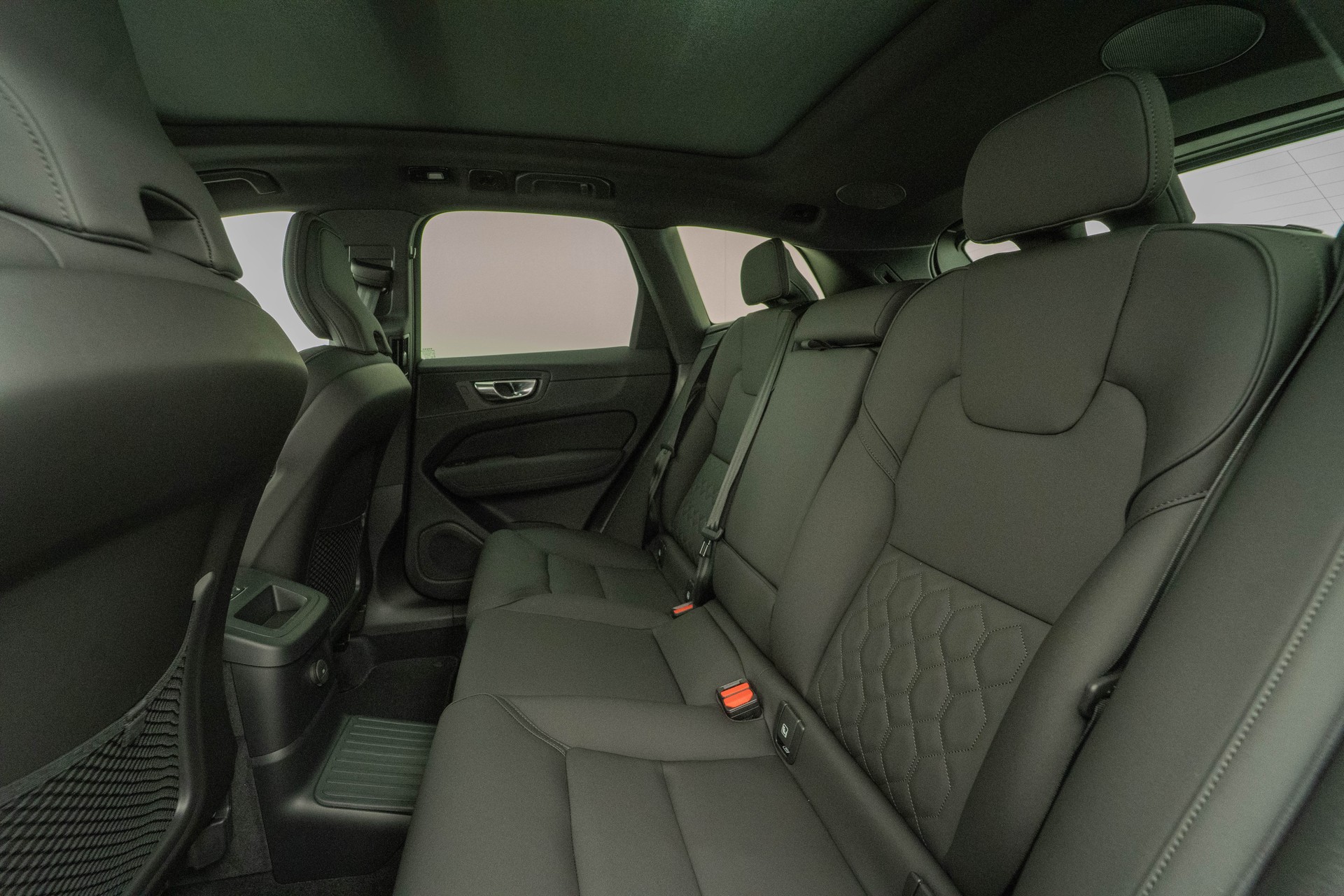 VOLVO XC60 2.0 T8 TE Ultra Bright eAWD-image-8