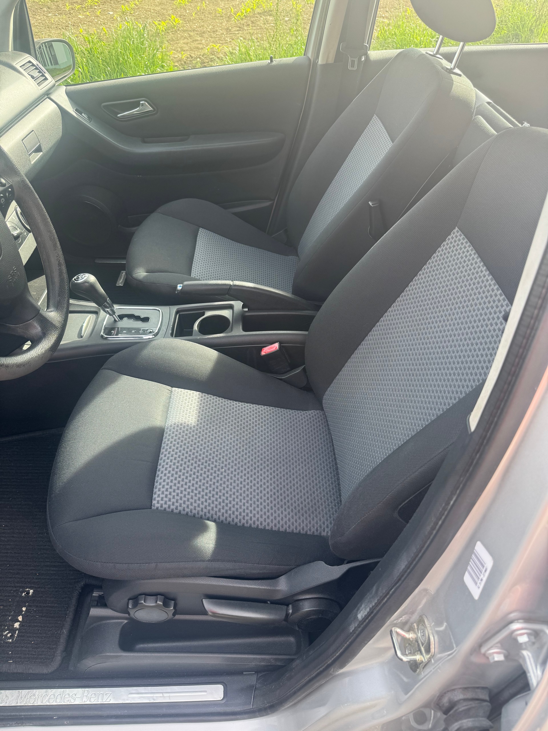 MERCEDES-BENZ A 170 automatic-image-8