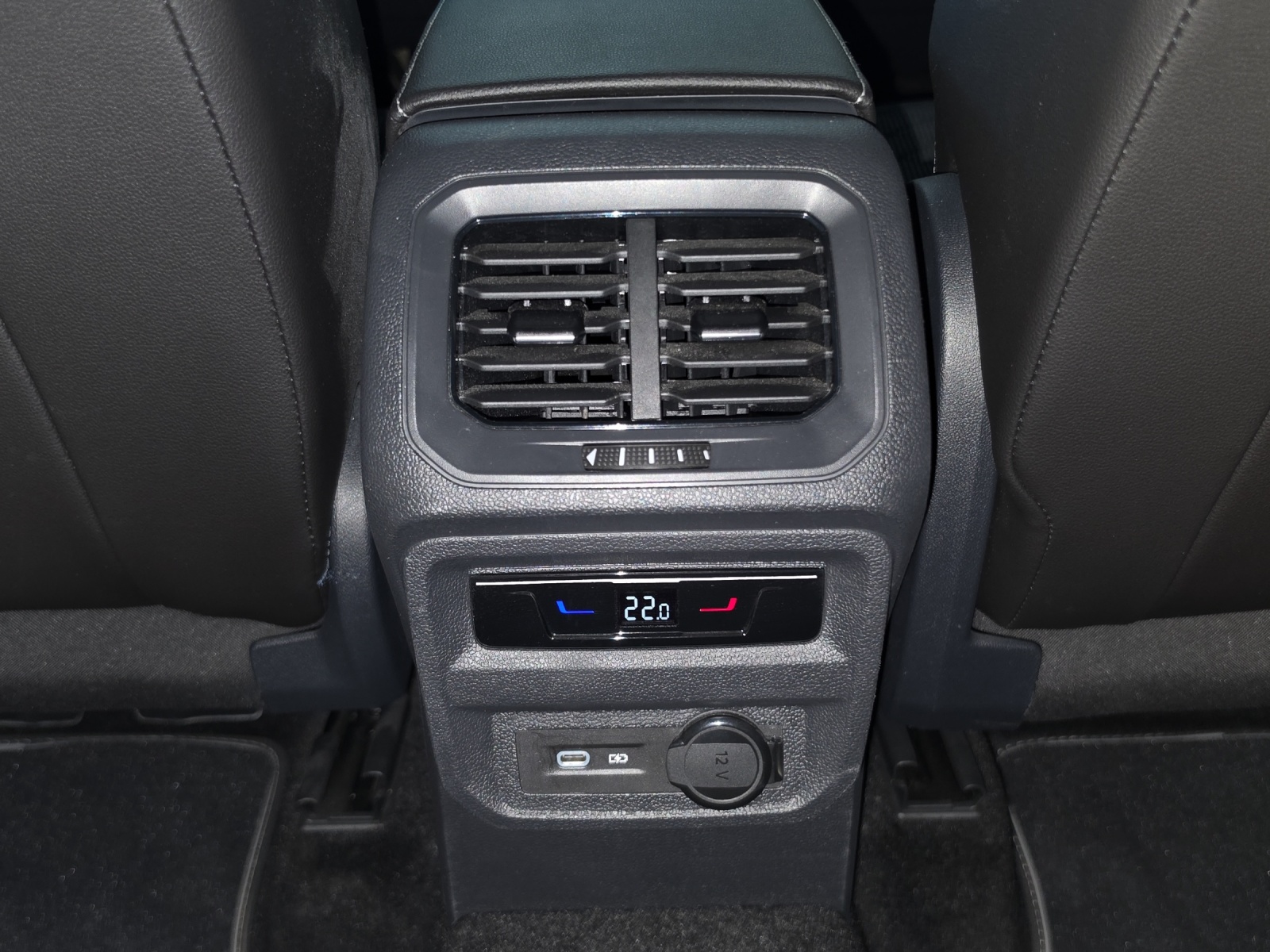 VW Tiguan 2.0 TDI SCR R-Line 4Motion DSG-image-15