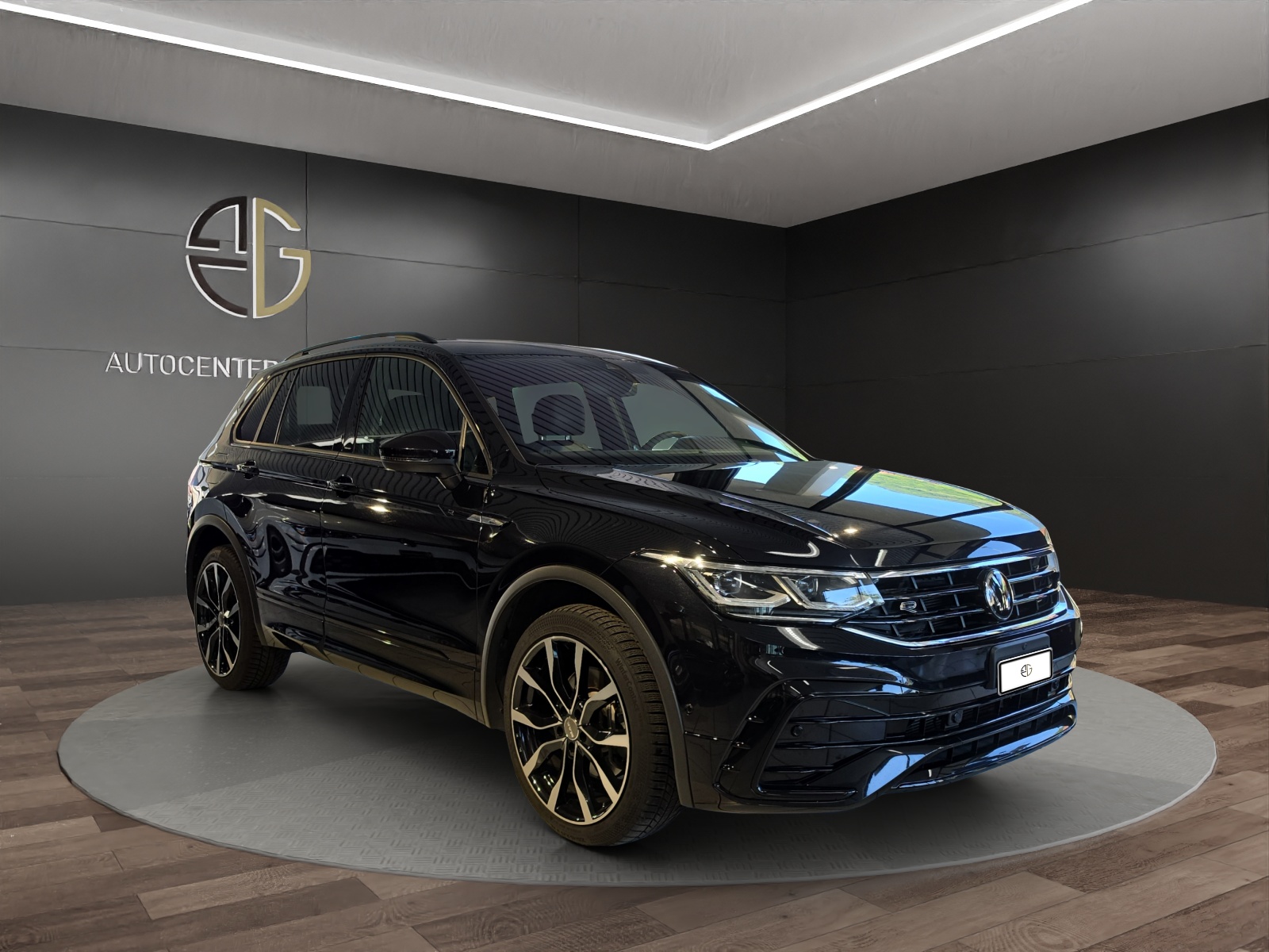 VW Tiguan 2.0 TDI SCR R-Line 4Motion DSG-image-5