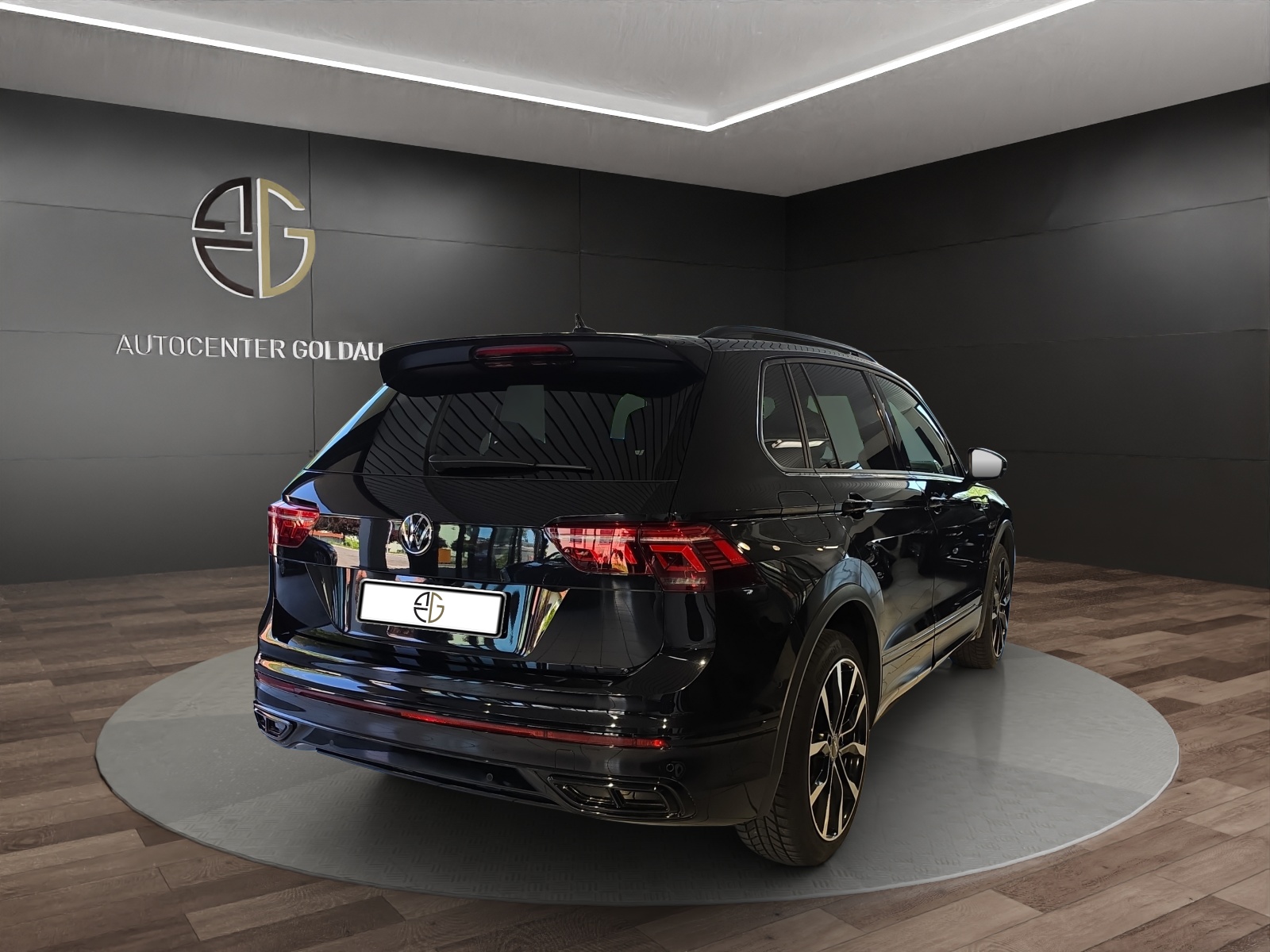 VW Tiguan 2.0 TDI SCR R-Line 4Motion DSG-image-3