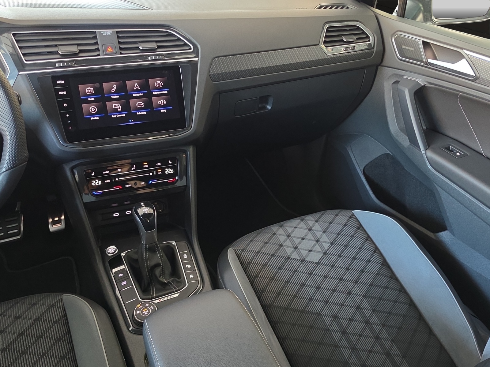 VW Tiguan 2.0 TDI SCR R-Line 4Motion DSG-image-10