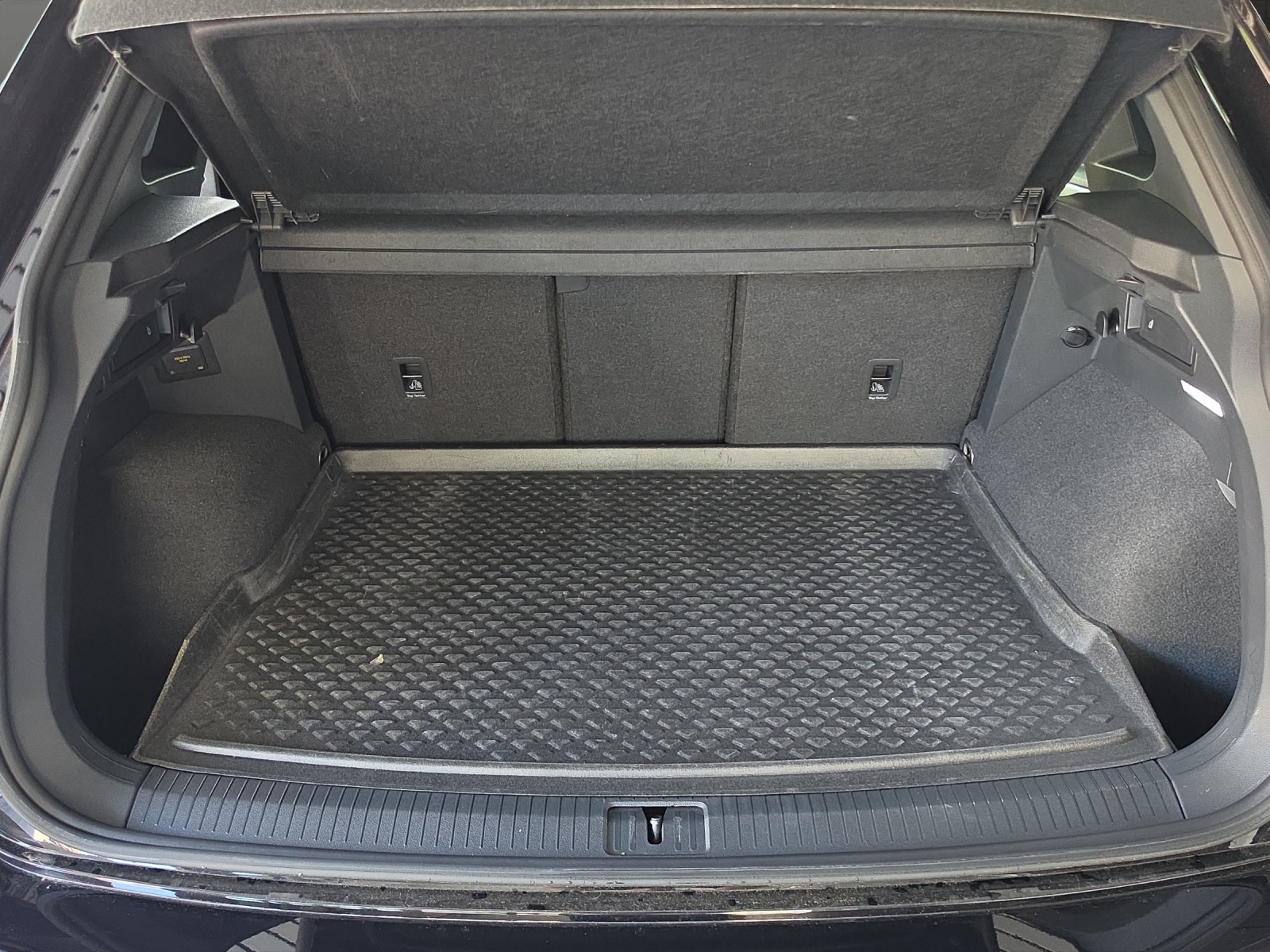 VW Tiguan 2.0 TDI SCR R-Line 4Motion DSG-image-16