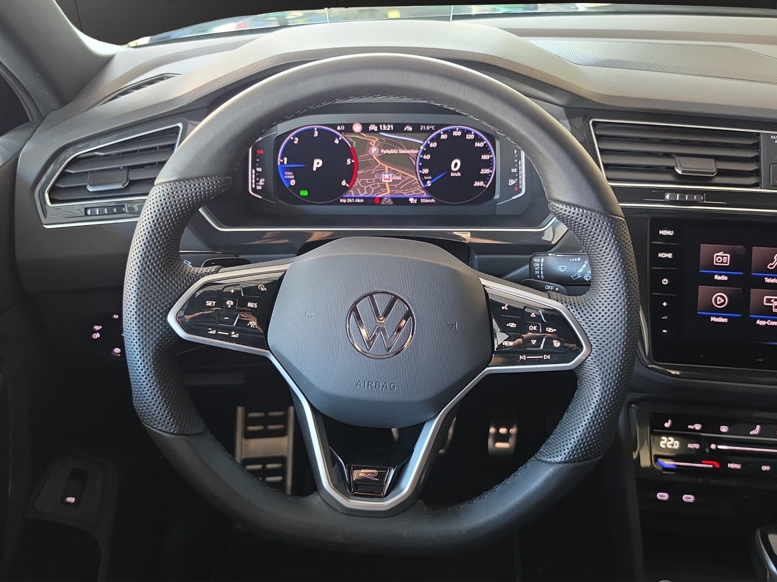 VW Tiguan 2.0 TDI SCR R-Line 4Motion DSG-image-12