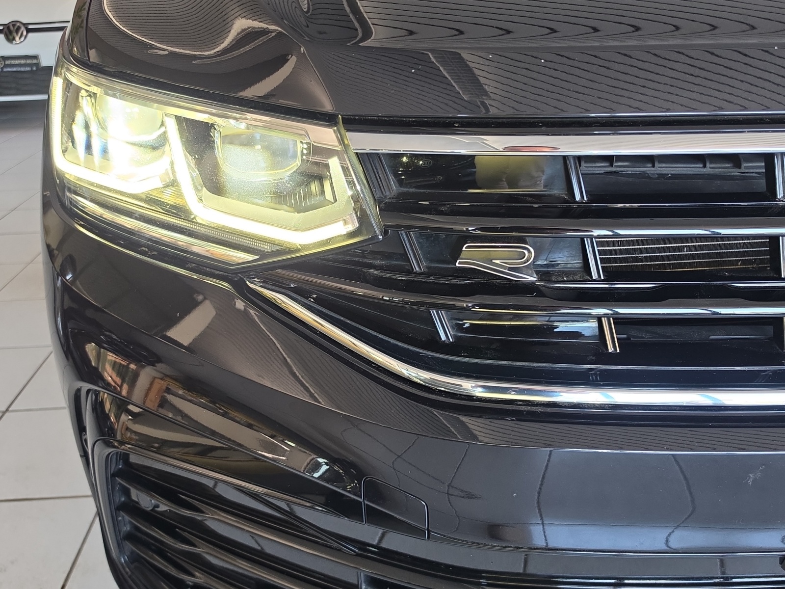 VW Tiguan 2.0 TDI SCR R-Line 4Motion DSG-image-20