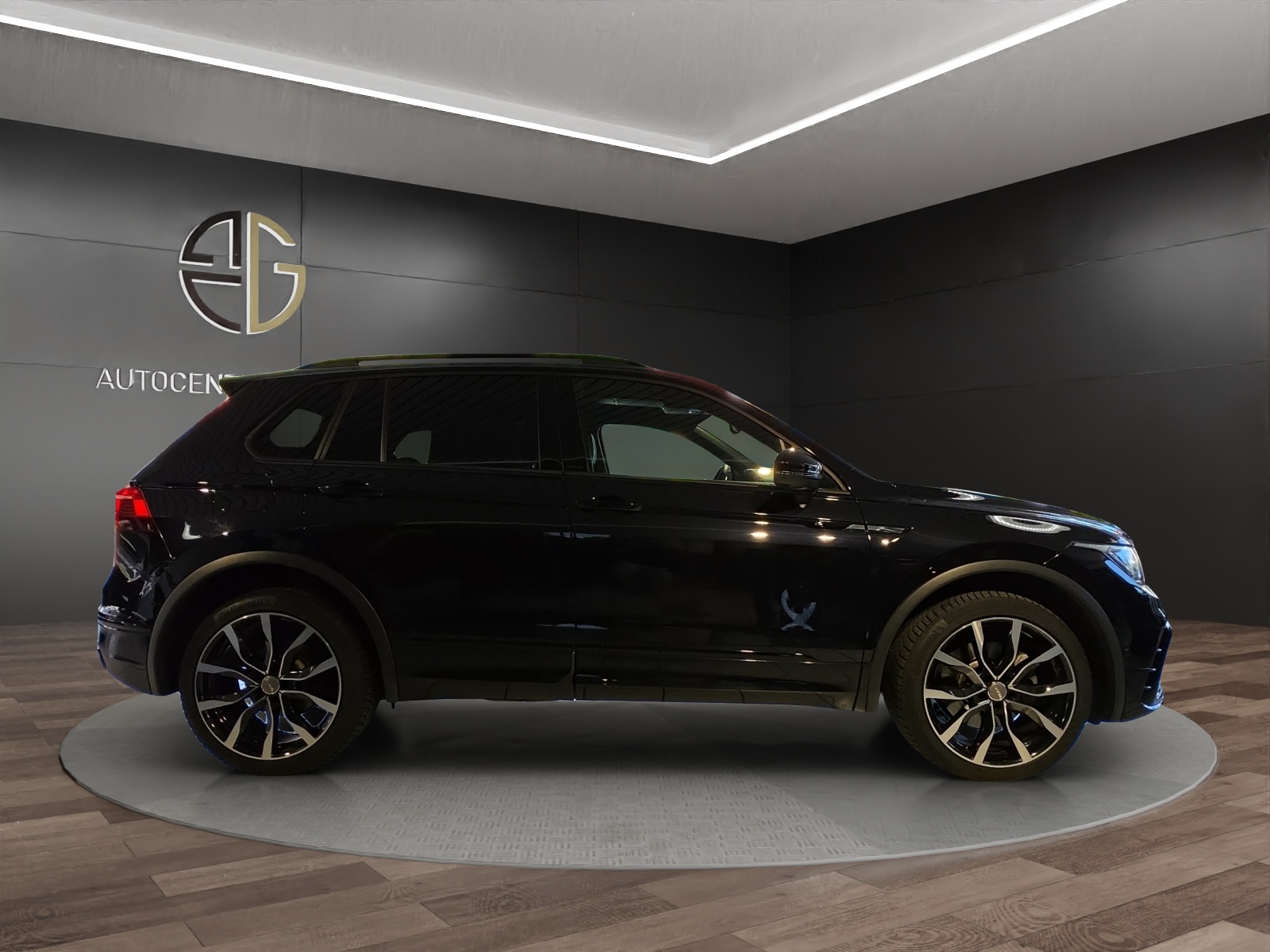 VW Tiguan 2.0 TDI SCR R-Line 4Motion DSG-image-4