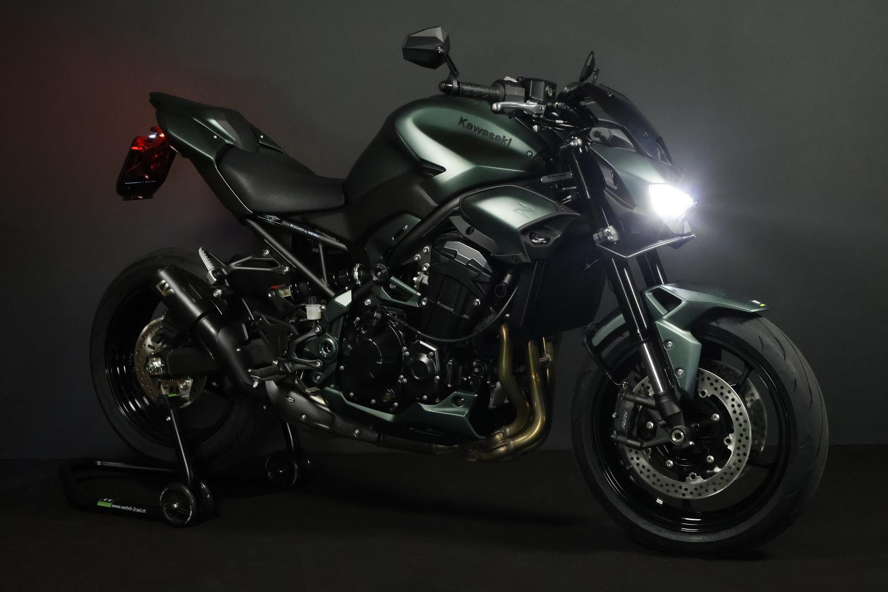 KAWASAKI Z 900 (91/70/35 KW) *Darksmaragd* Level 3-showroom-element-1