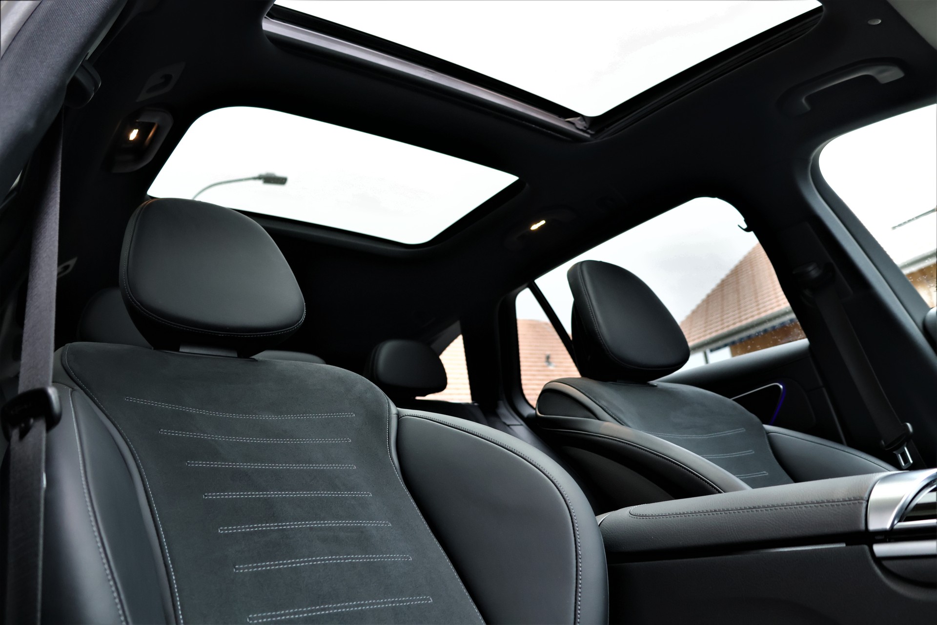 MERCEDES-BENZ C 220 d T 4Matic AMG Line (CH)-image-18
