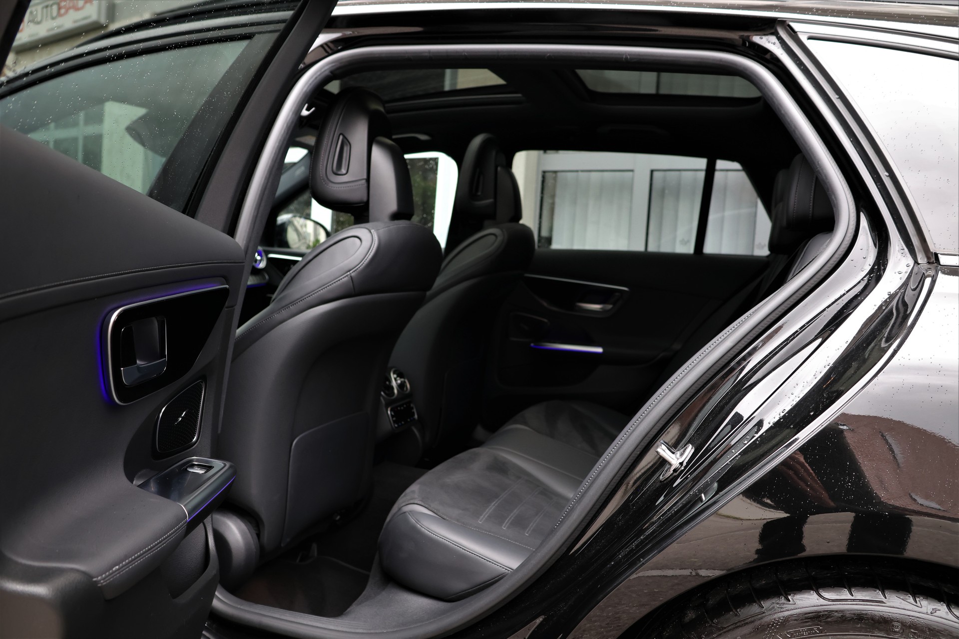 MERCEDES-BENZ C 220 d T 4Matic AMG Line (CH)-image-12