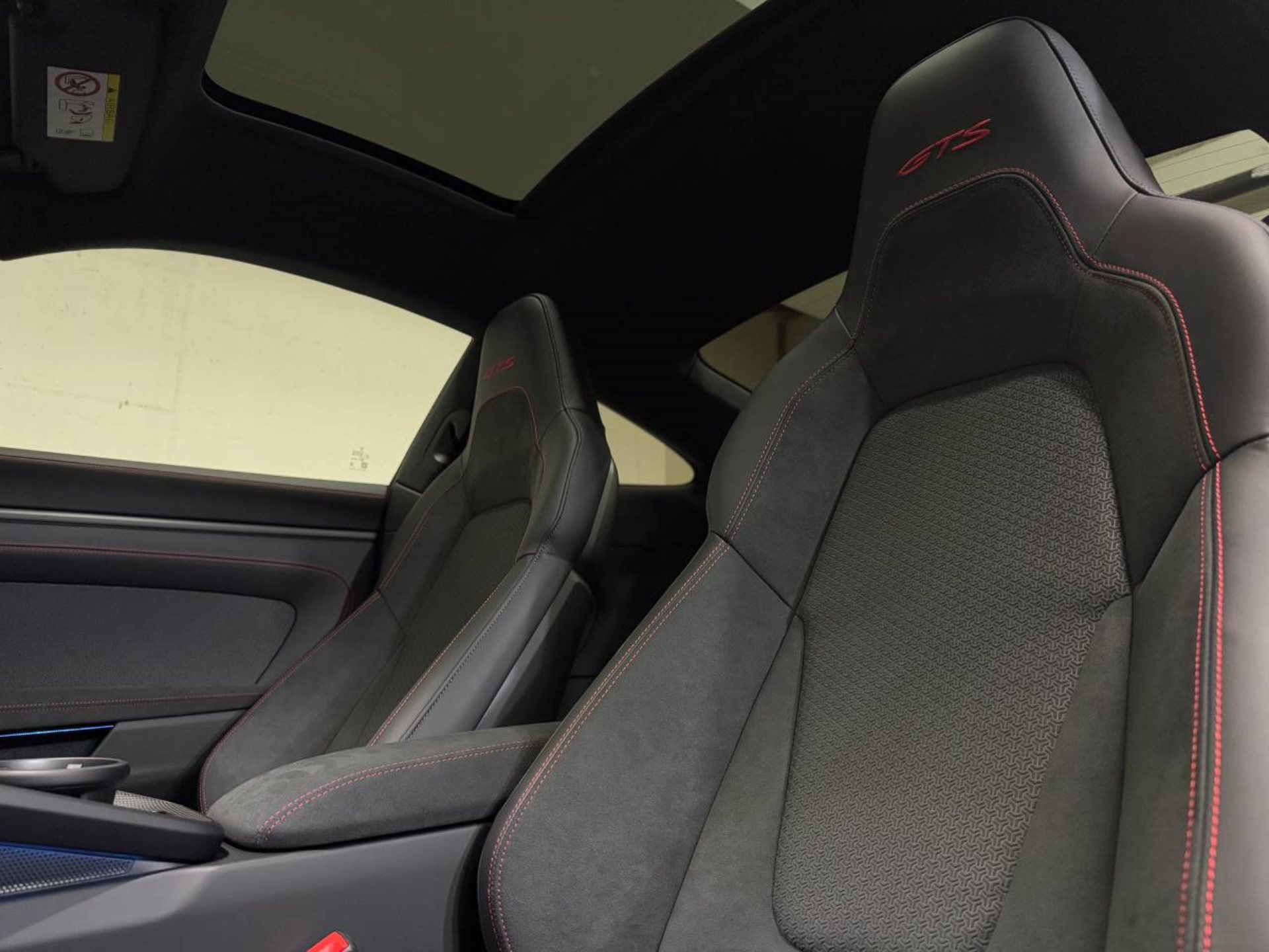 PORSCHE 911 Carrera GTS-image-21
