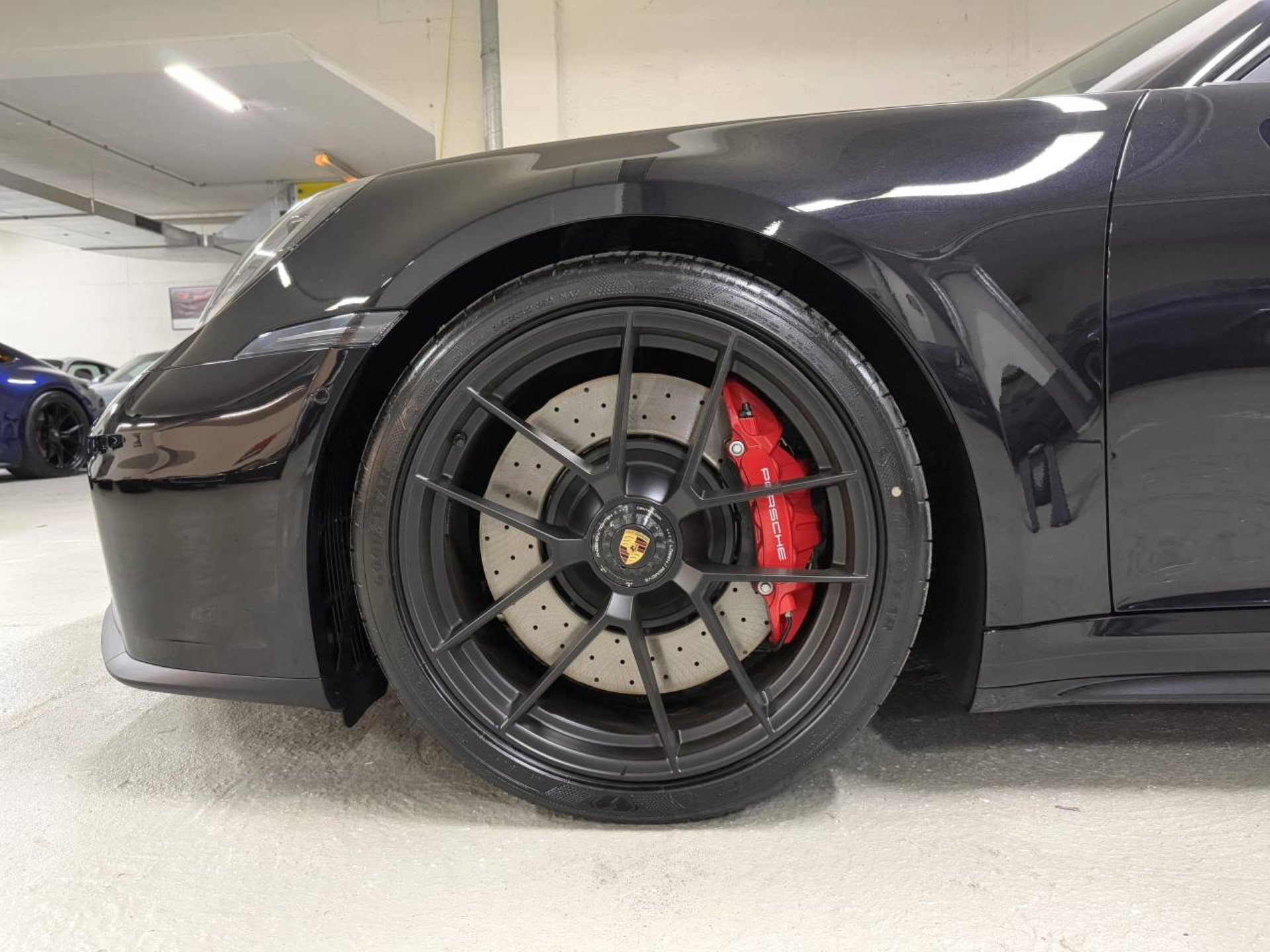 PORSCHE 911 Carrera GTS-image-9
