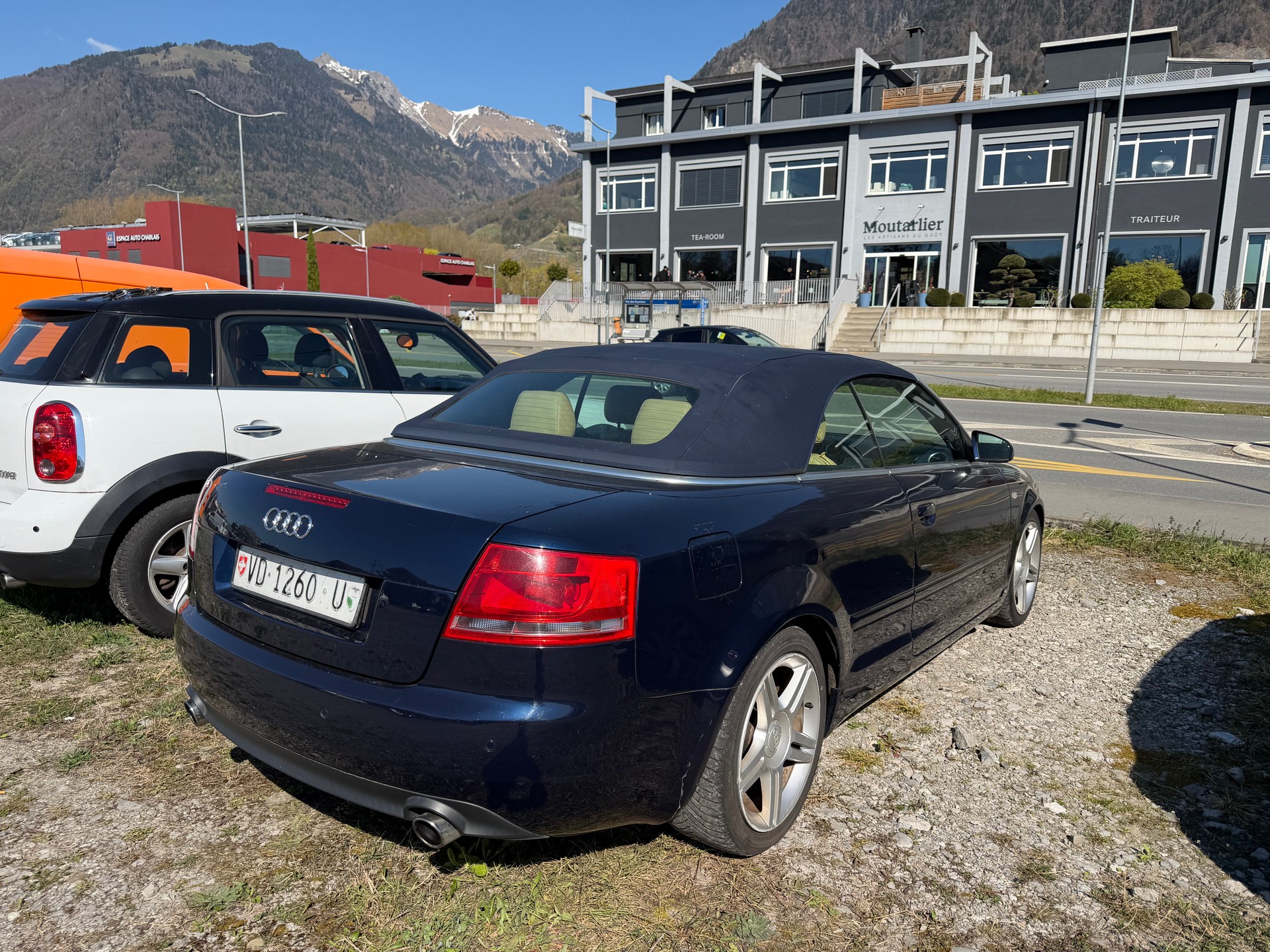 AUDI A4 Cabriolet 1.8 Turbo-image-2