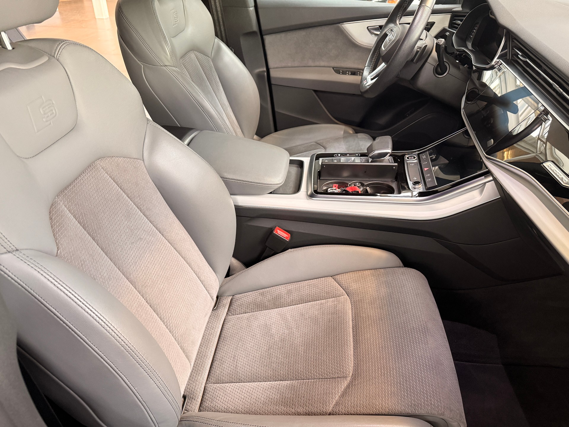 AUDI Q8 50 TDI quattro tiptronic S-Line-image-10