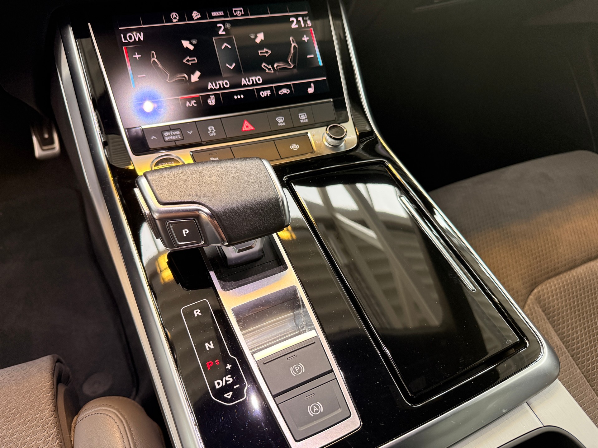 AUDI Q8 50 TDI quattro tiptronic S-Line-image-13