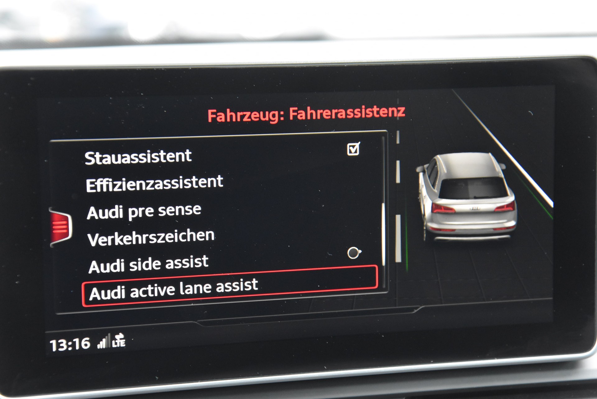 AUDI Q5 55 TFSI e S-Line quattro-image-8