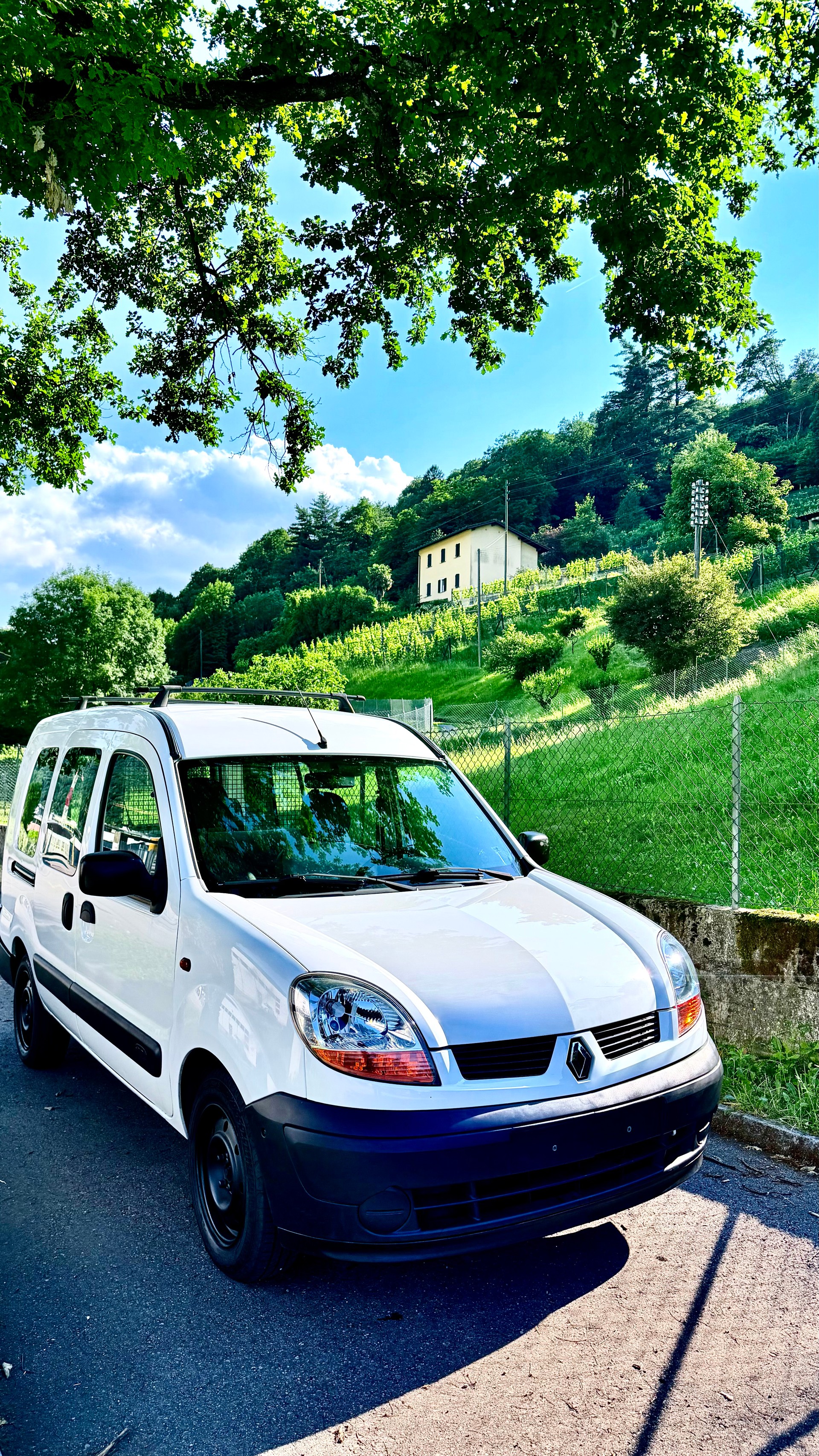 RENAULT Kangoo 1.5 dCi Grand Volume-image-0