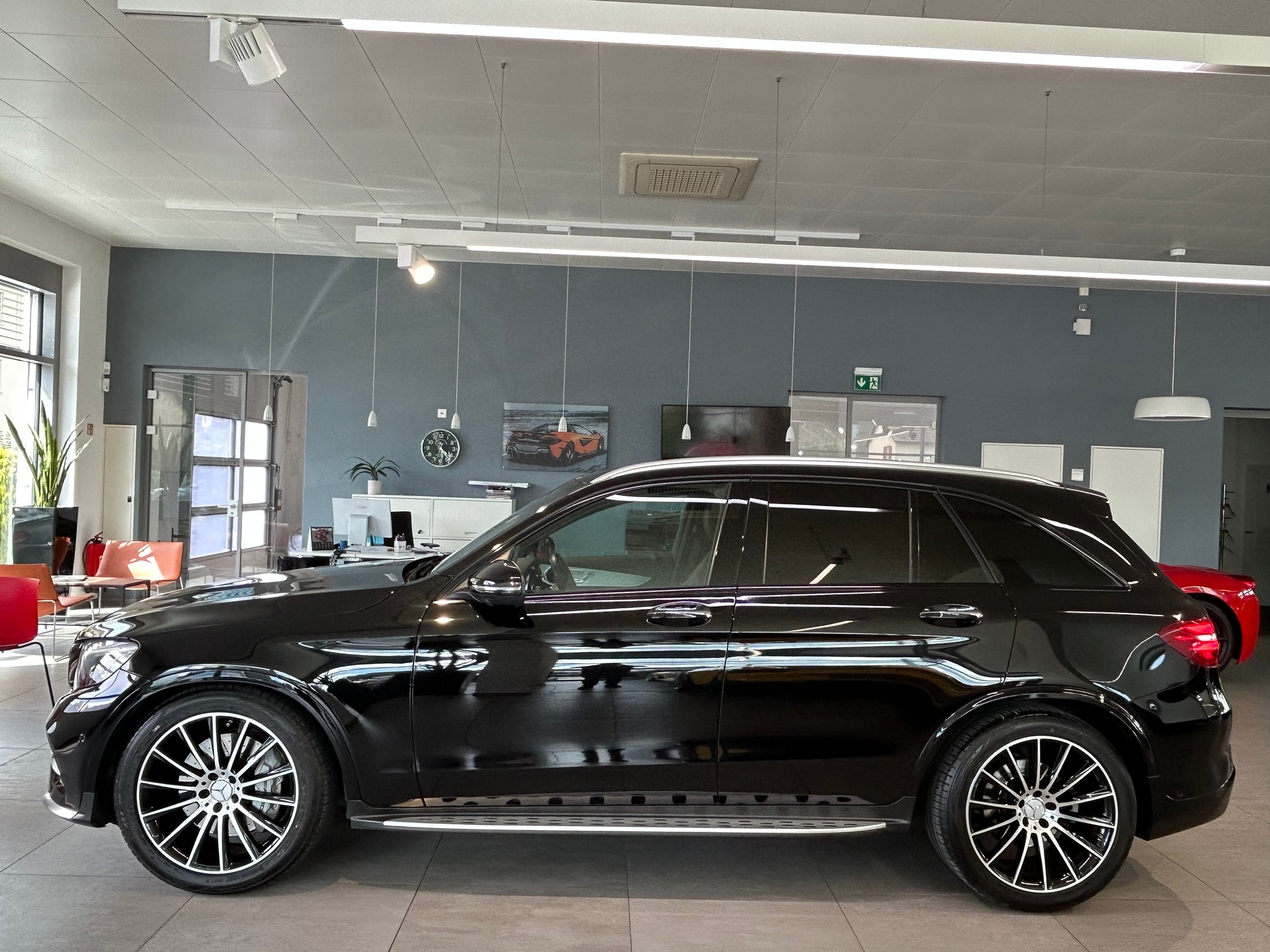 MERCEDES-BENZ GLC 43 AMG 4Matic 9G-Tronic-image-4