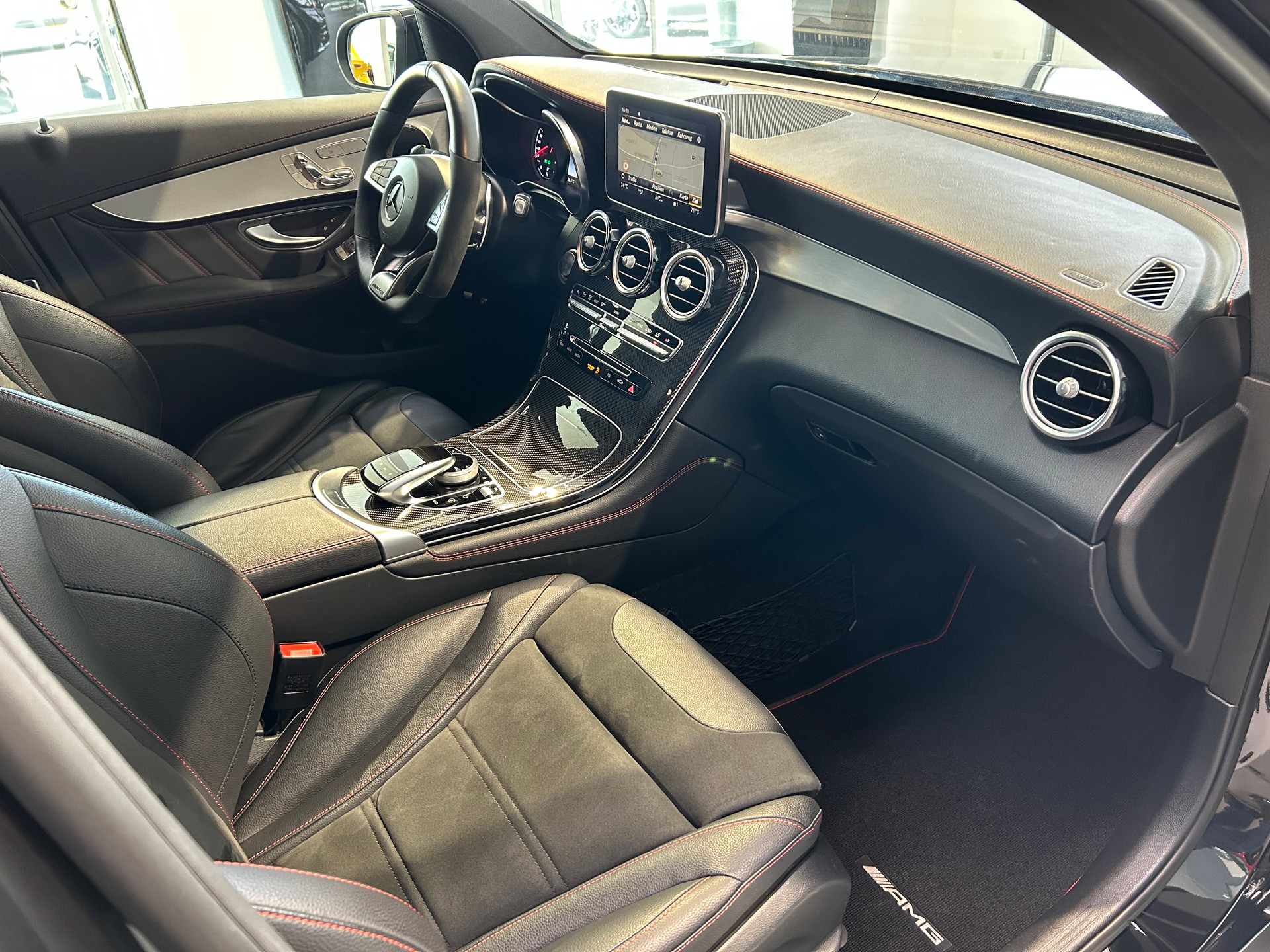 MERCEDES-BENZ GLC 43 AMG 4Matic 9G-Tronic-image-10