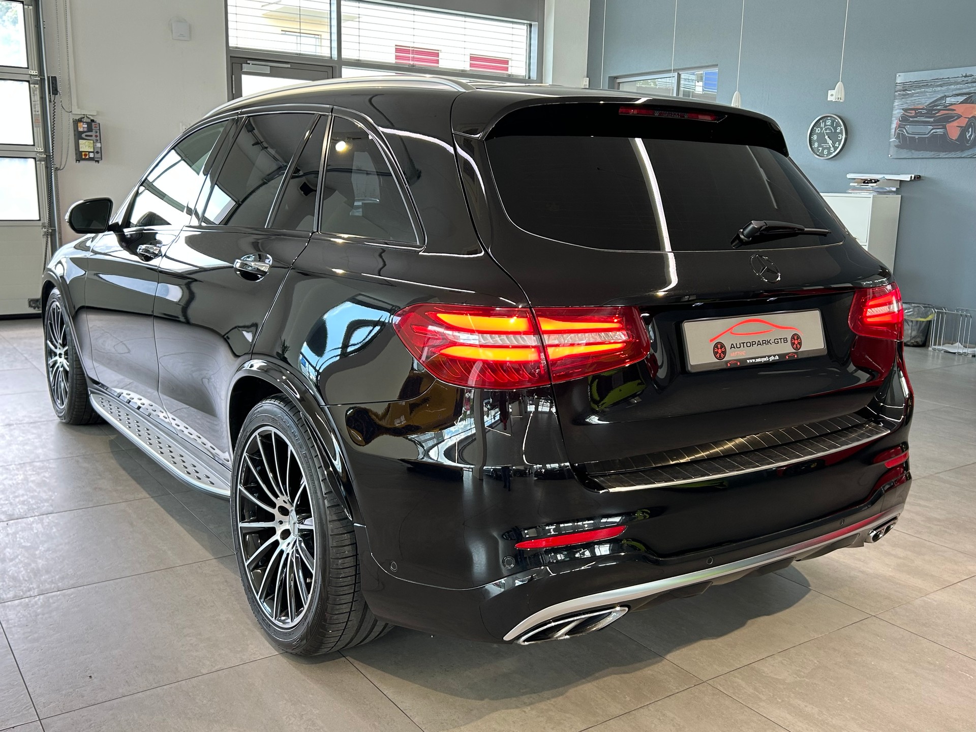 MERCEDES-BENZ GLC 43 AMG 4Matic 9G-Tronic-image-6