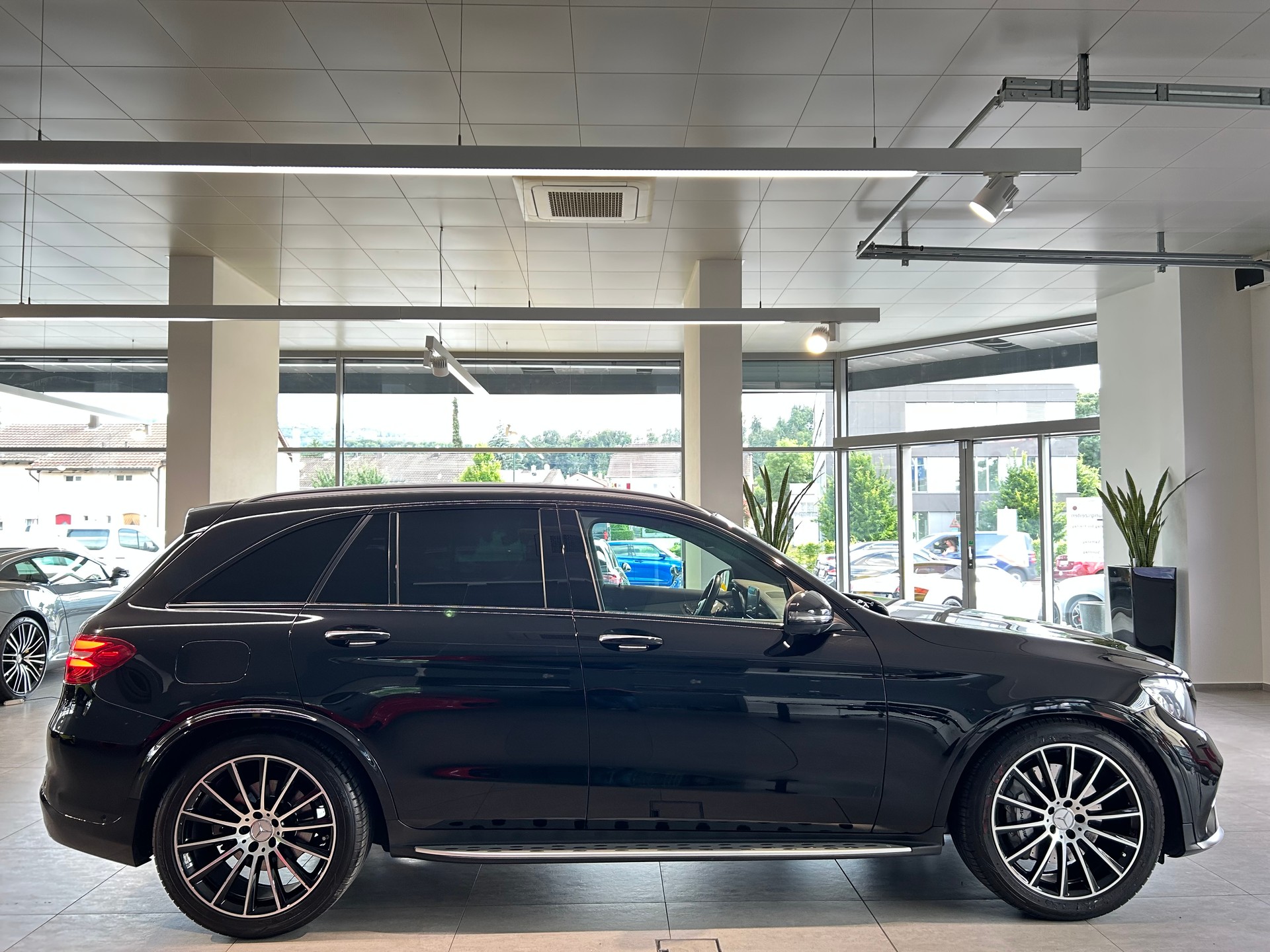 MERCEDES-BENZ GLC 43 AMG 4Matic 9G-Tronic-image-3
