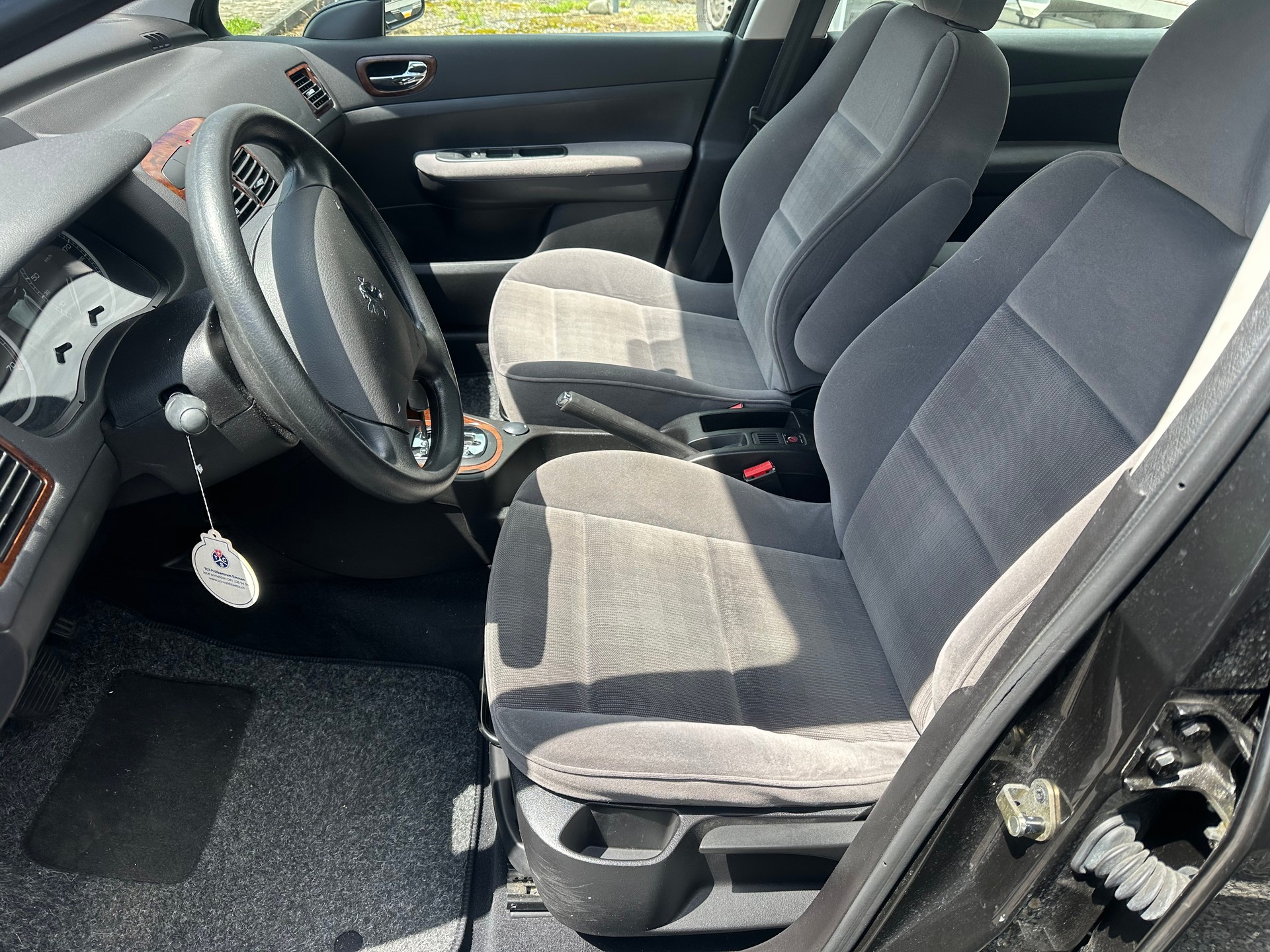 PEUGEOT 307 2.0 16V XS-image-2