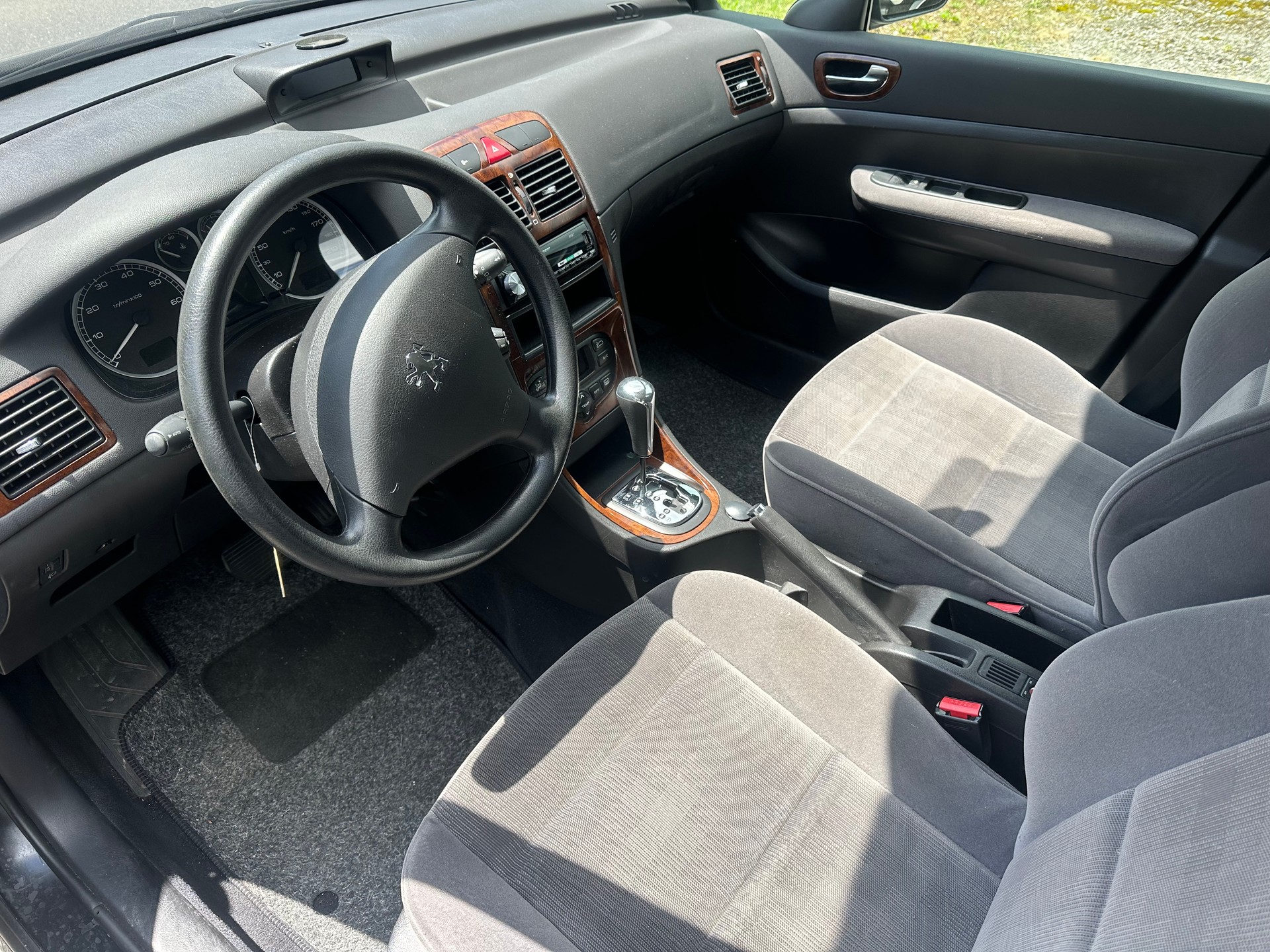 PEUGEOT 307 2.0 16V XS-image-1
