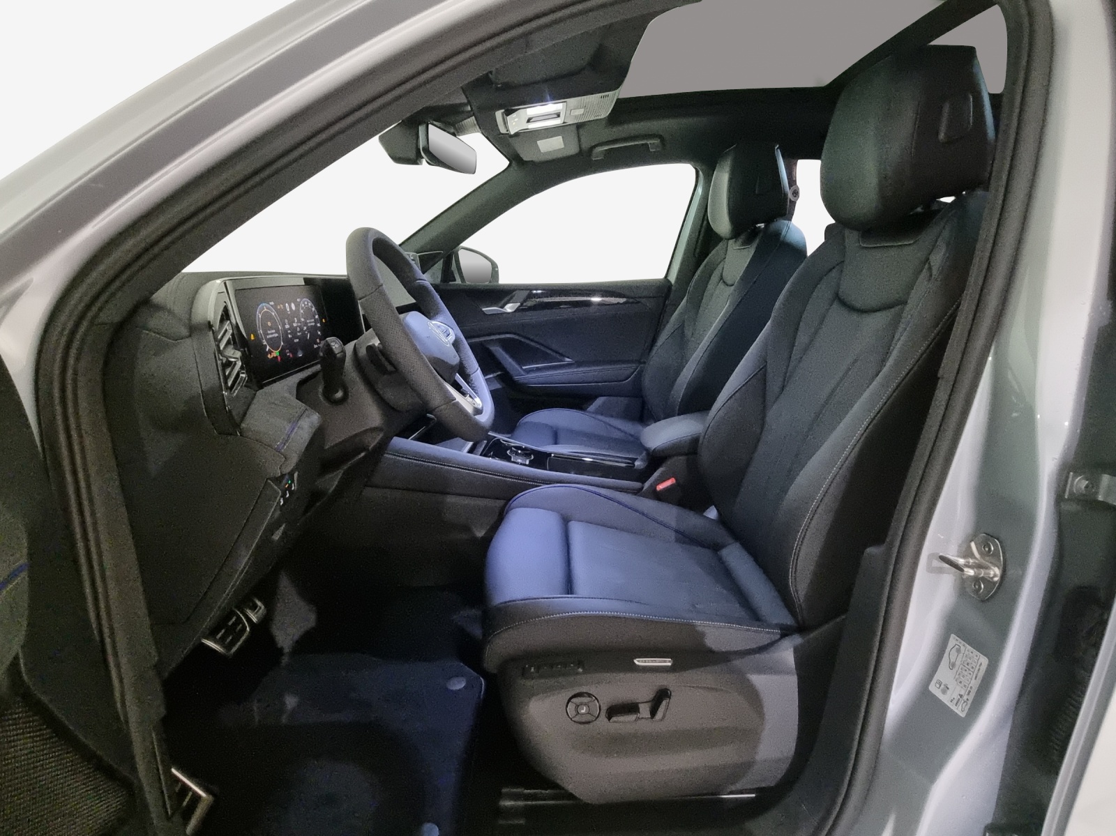 VW Tiguan 2.0 TDI SCR R-Line 4Motion DSG-image-7