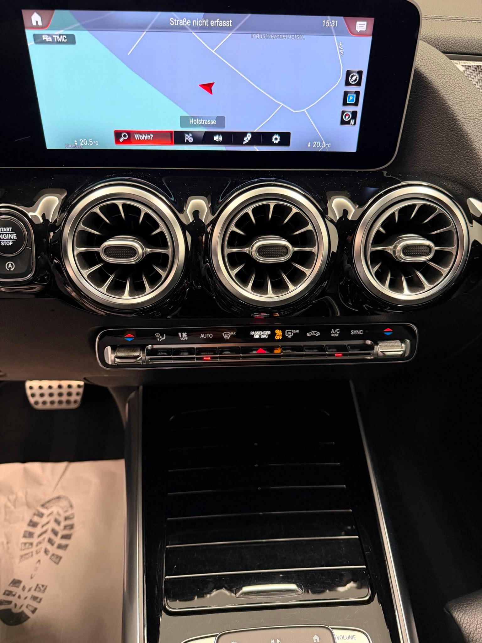 MERCEDES-BENZ B 200 AMG Line-image-22