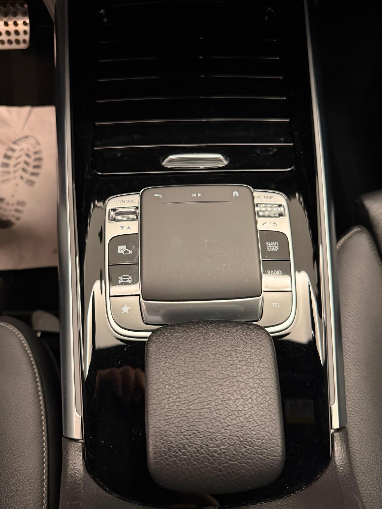 MERCEDES-BENZ B 200 AMG Line-image-23